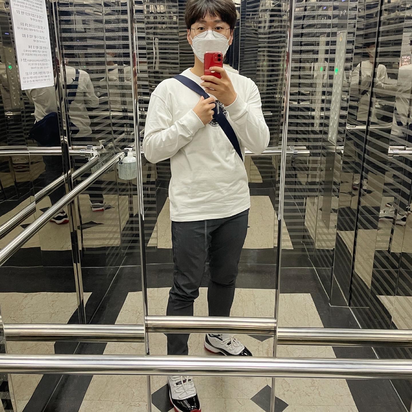 Jordan 11 Retro Low Concord Bred, Nike x Stussy Big Swoosh LS T-Shirt White - Asia 착용 스타일 - 2