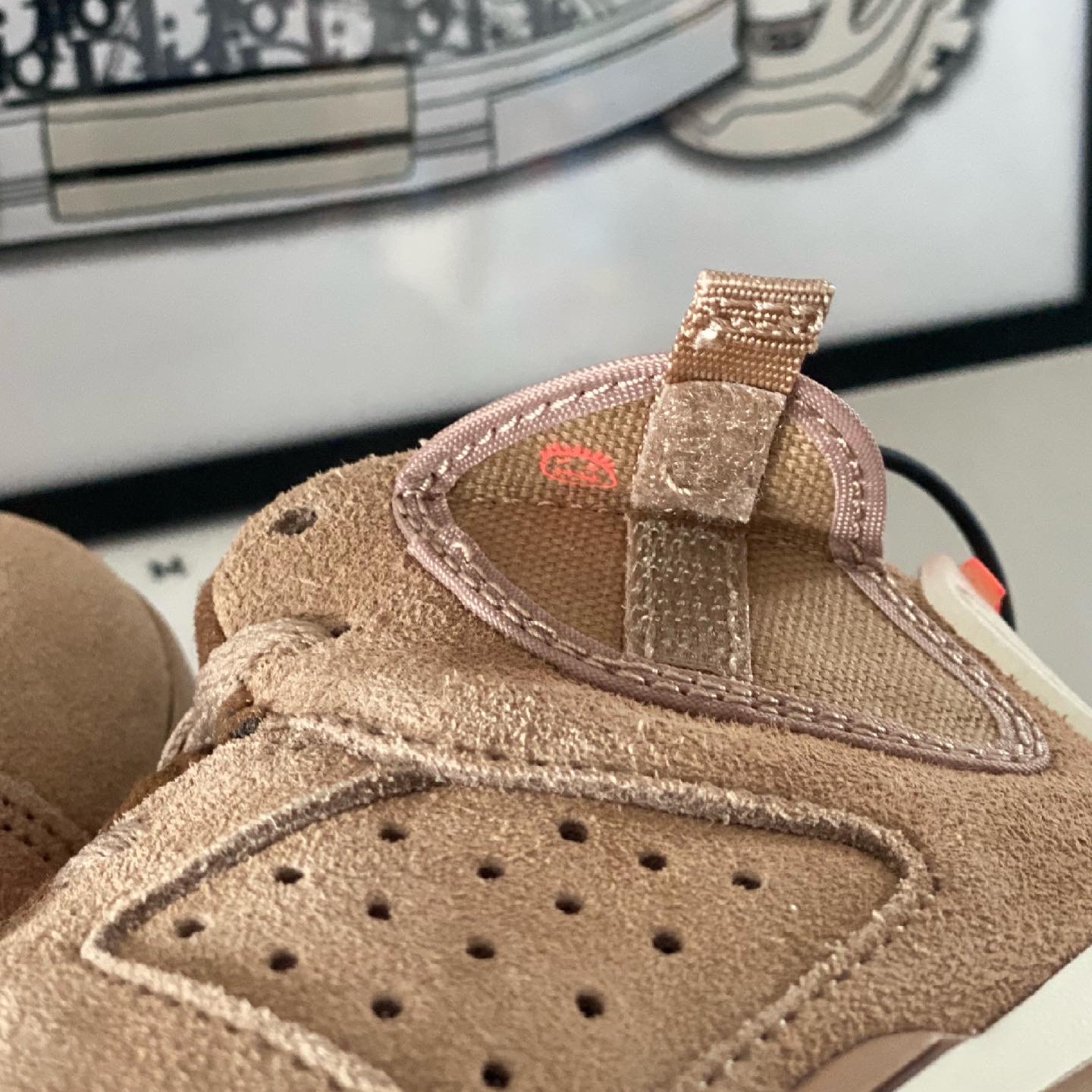 (PS) Jordan 6 x Travis Scott Retro SP British Khaki 착용 스타일 - 4