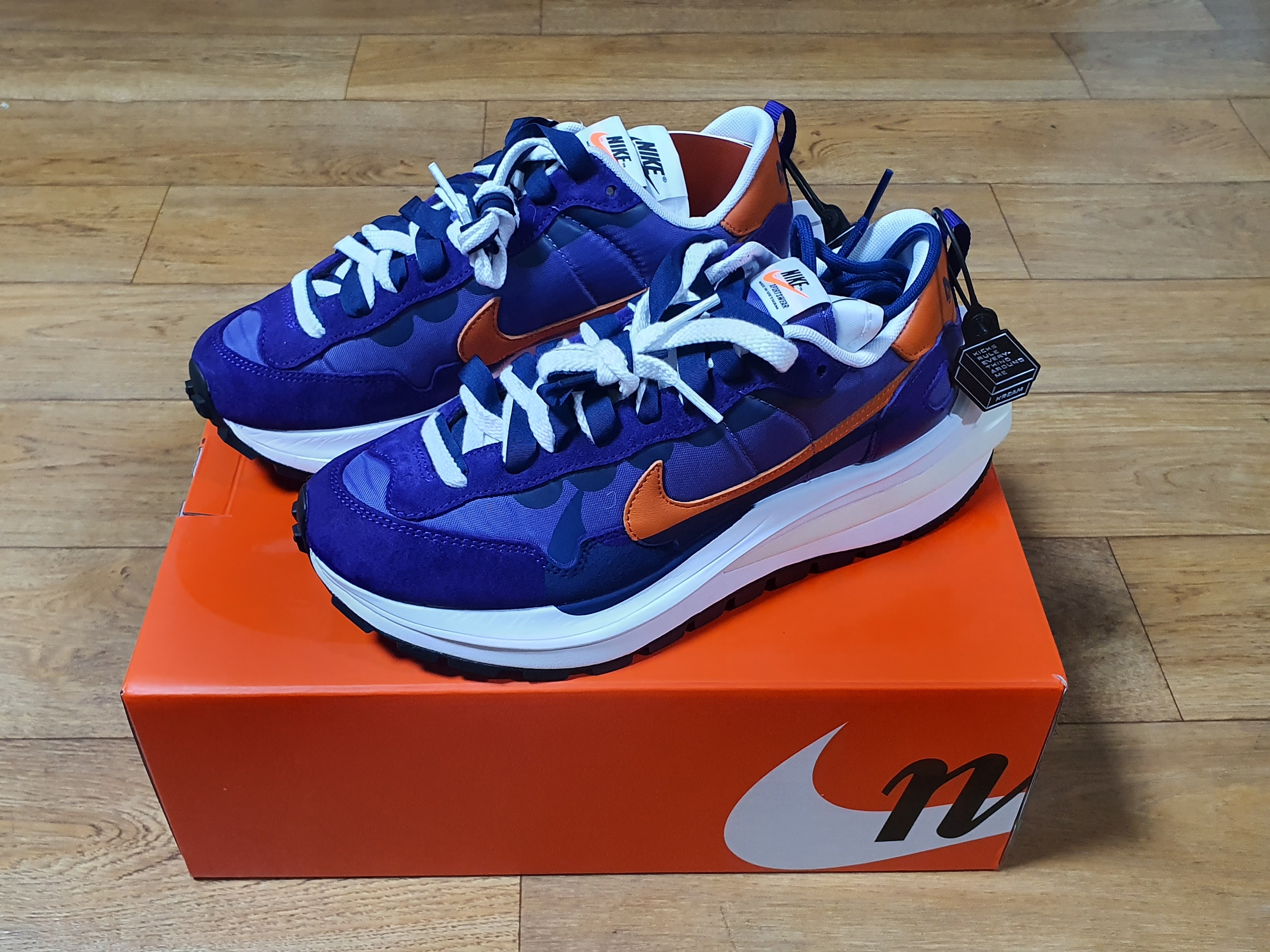 Nike x Sacai VaporWaffle Dark Iris 착용 스타일