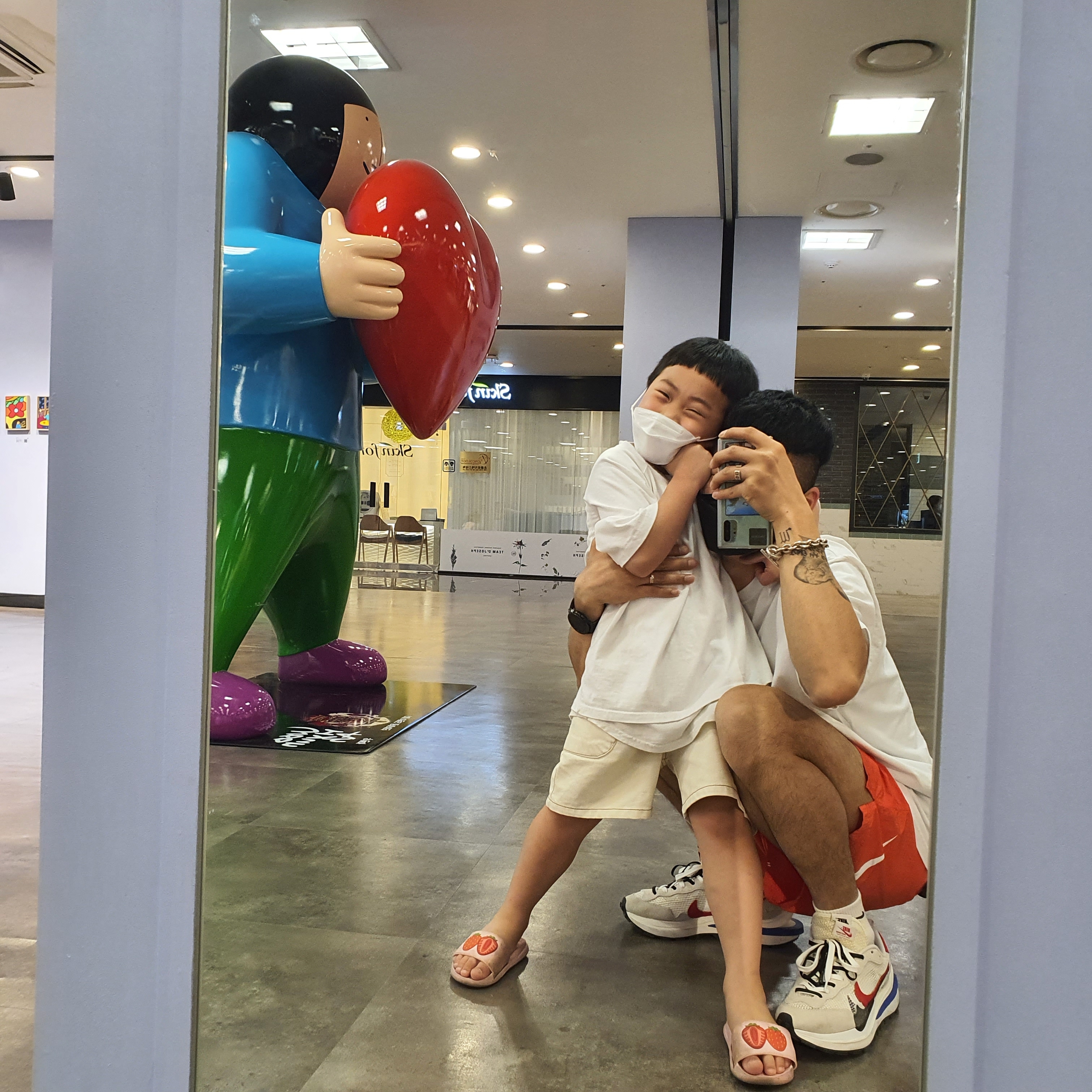 Nike x Sacai VaporWaffle Royal Fuchsia, Stussy x Marc Jacobs 40 WT T-Shirt 착용 스타일 - 2