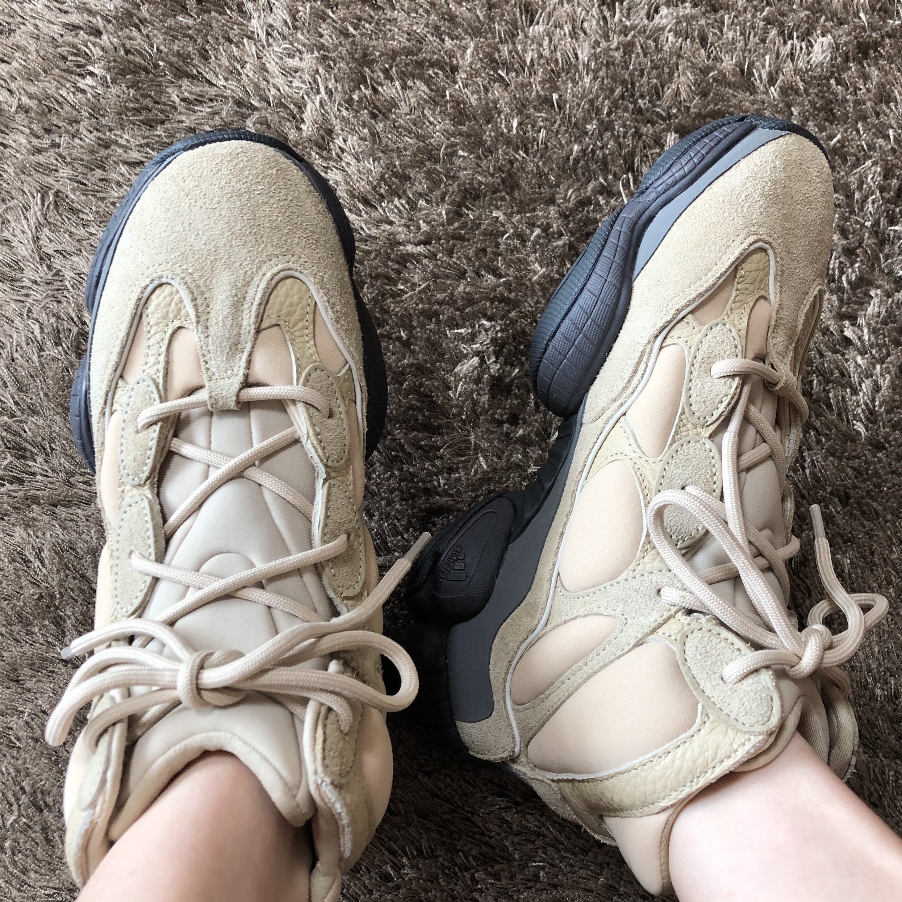 Adidas Yeezy 500 High Shale Warm 착용 스타일 - 2