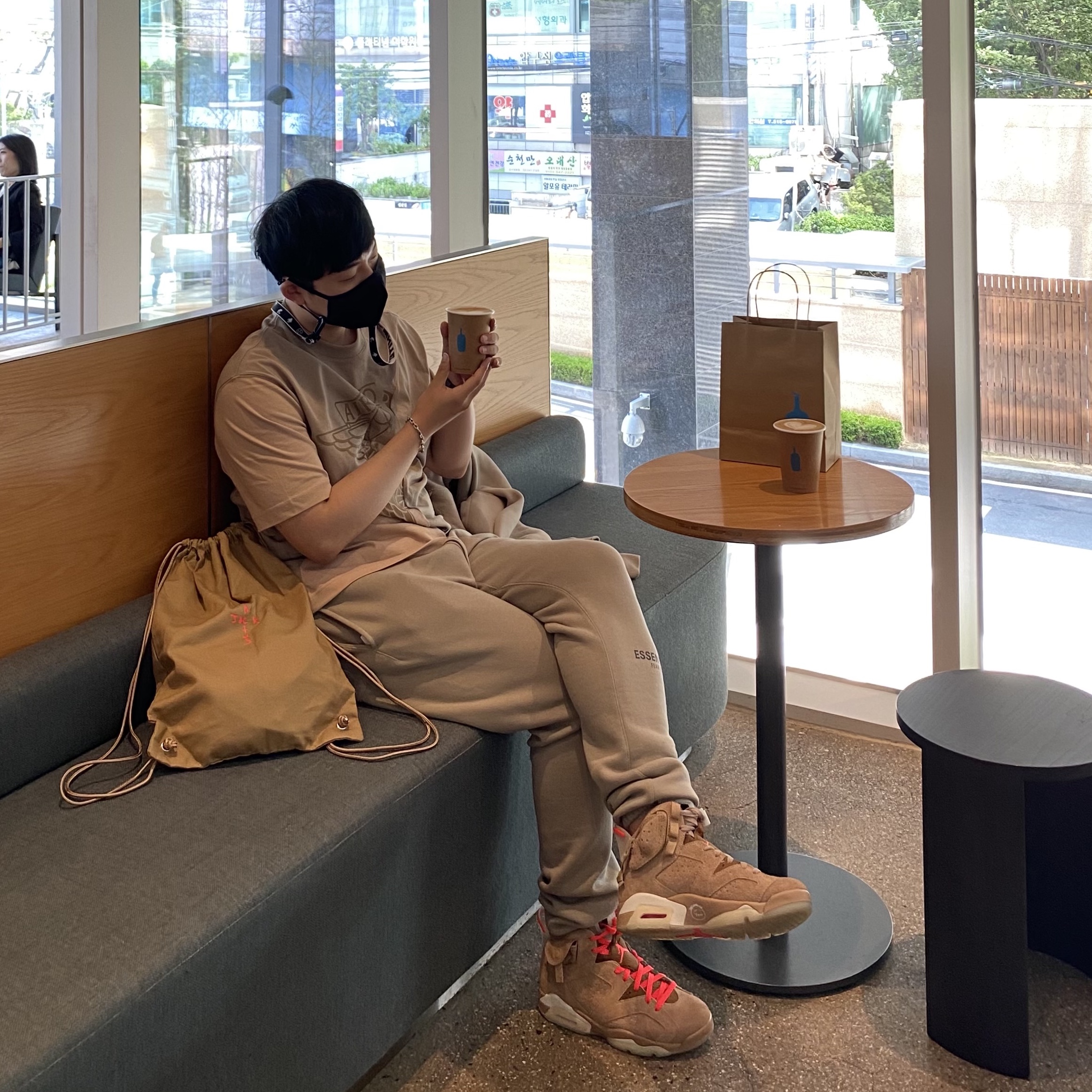 Jordan 6 x Travis Scott Retro SP British Khaki, Jordan x Travis Scott S/S Top - Asia 착용 스타일