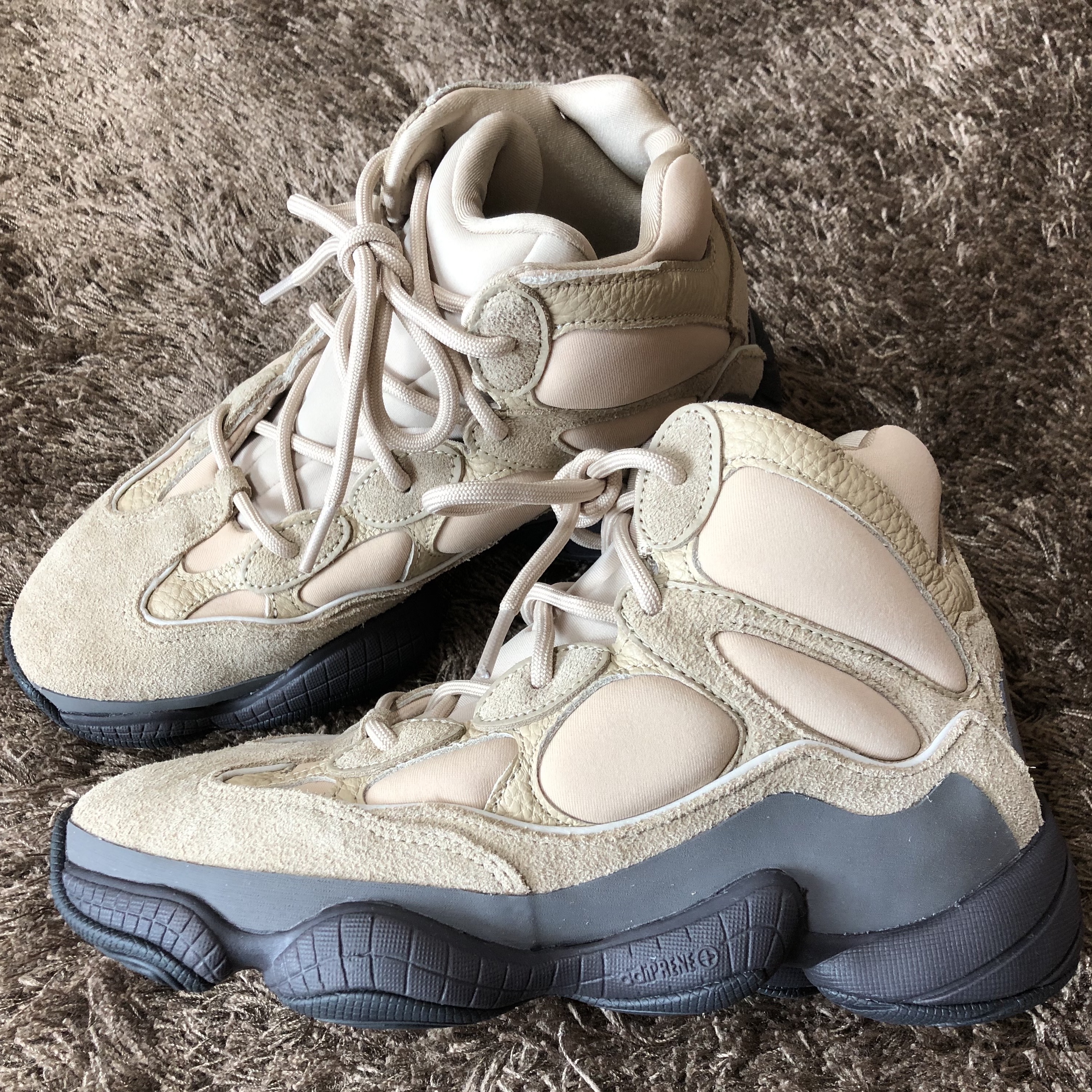 Adidas Yeezy 500 High Shale Warm 착용 스타일 - 3