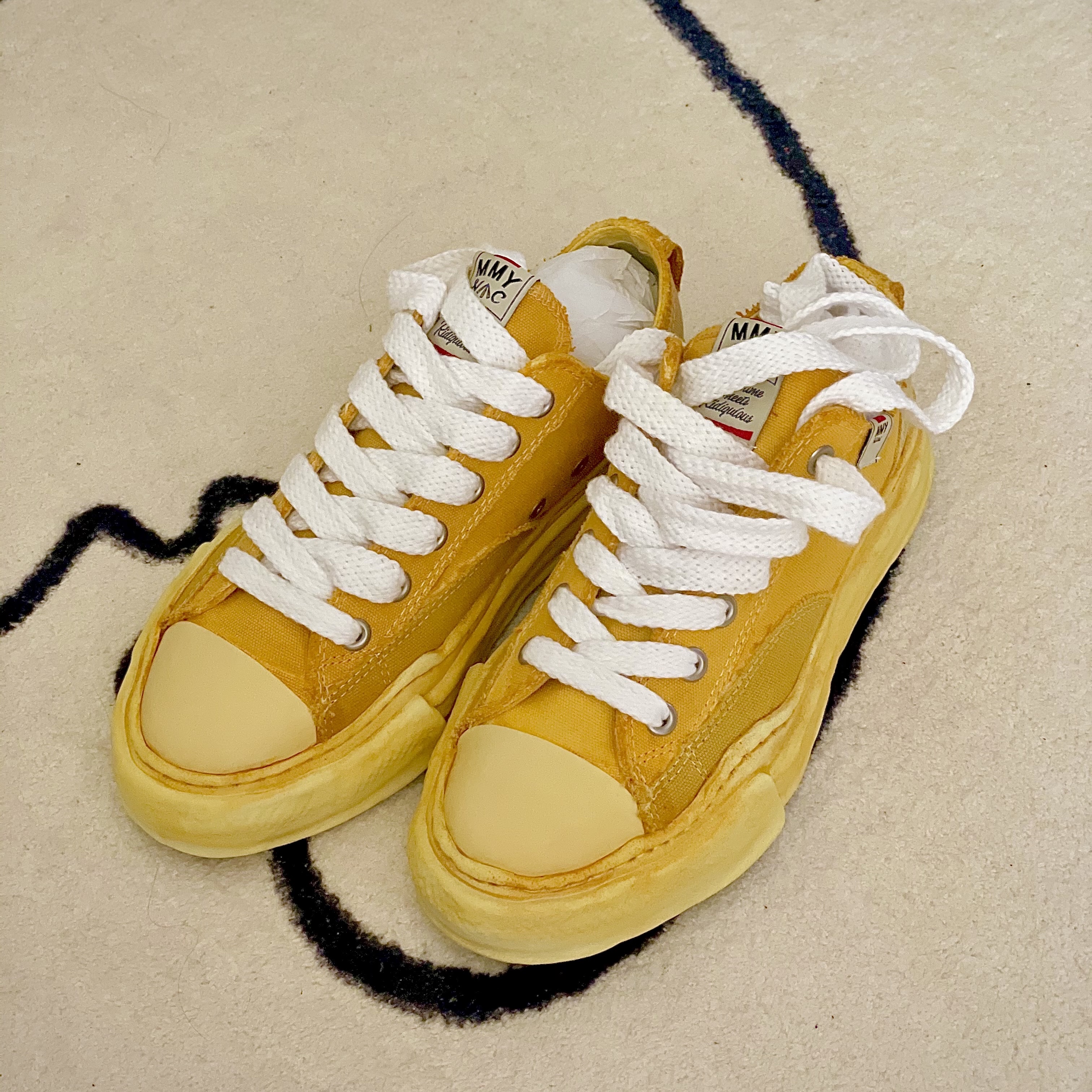 Maison Mihara Yasuhiro Blakey OG Sole Canvas Low-top Sneakers Black 착용 스타일