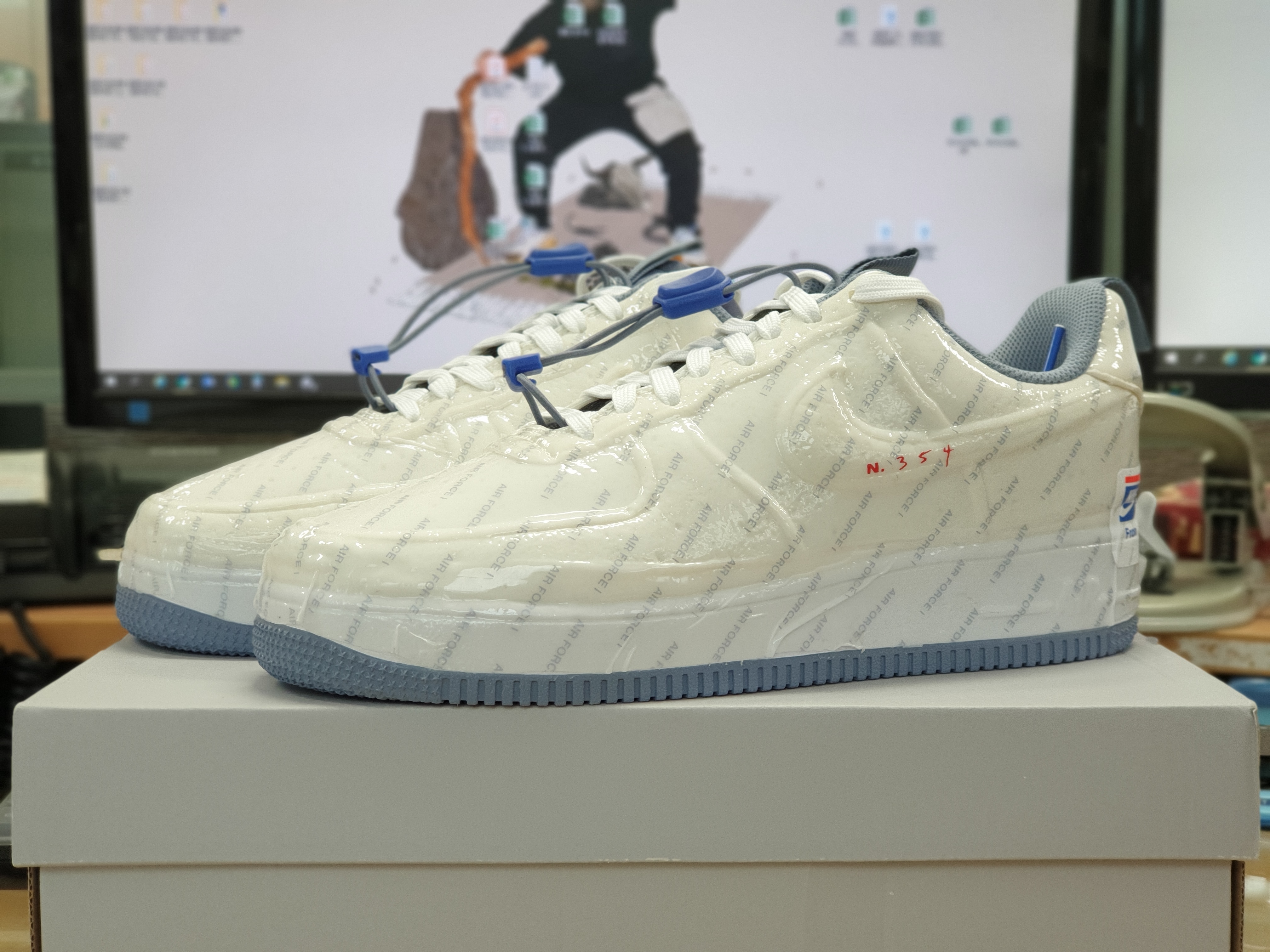 Nike Air Force 1 Low Experimental Postal Ghost 착용 스타일