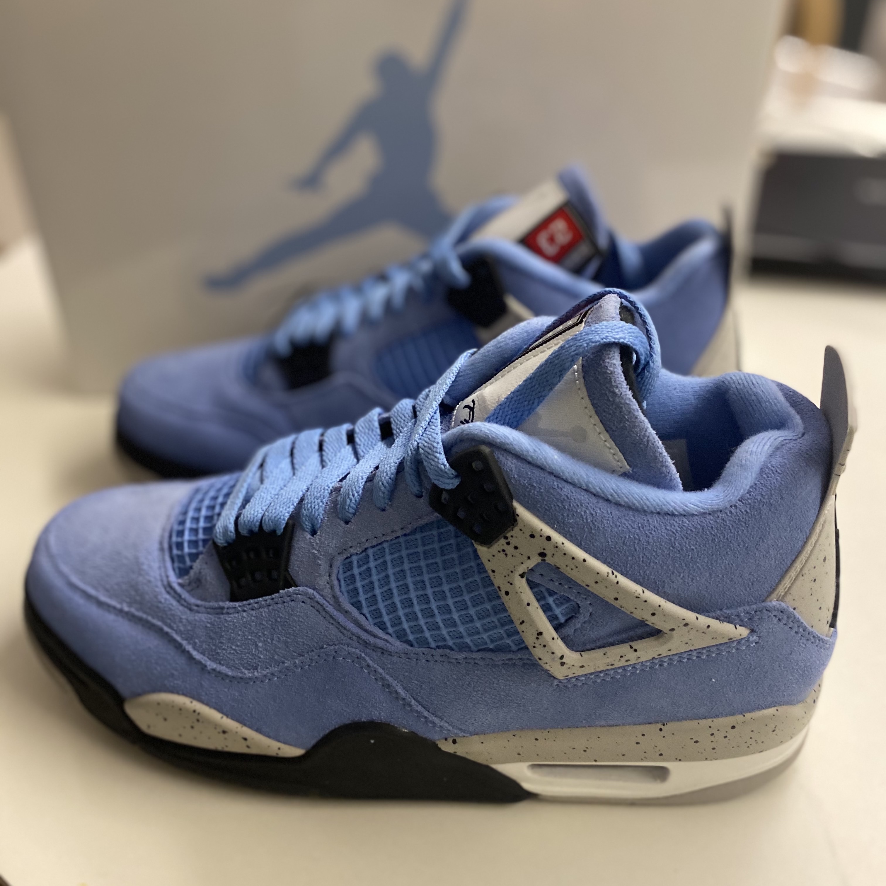 Jordan 4 Retro University Blue 착용 스타일 - 4