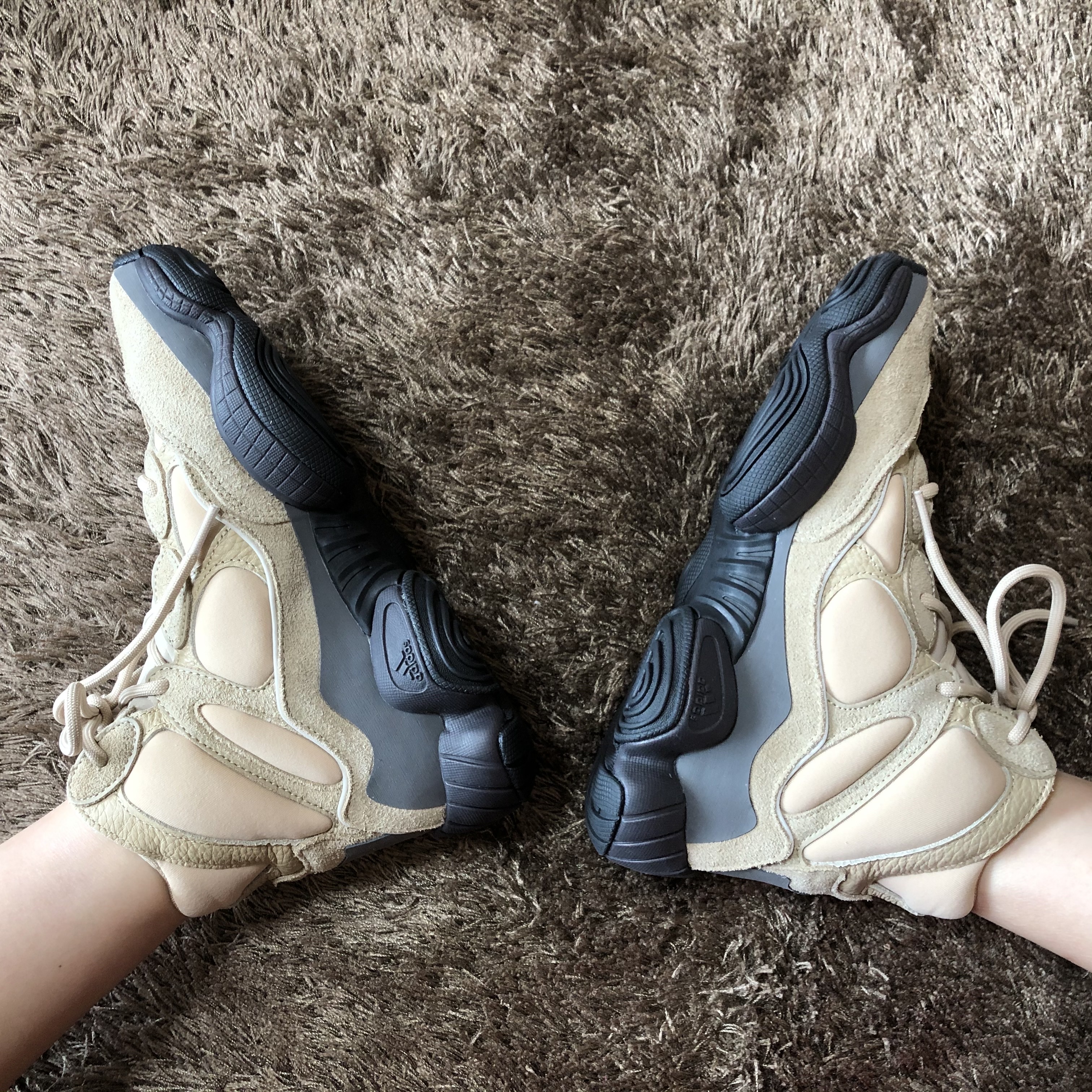 Adidas Yeezy 500 High Shale Warm 착용 스타일 - 1