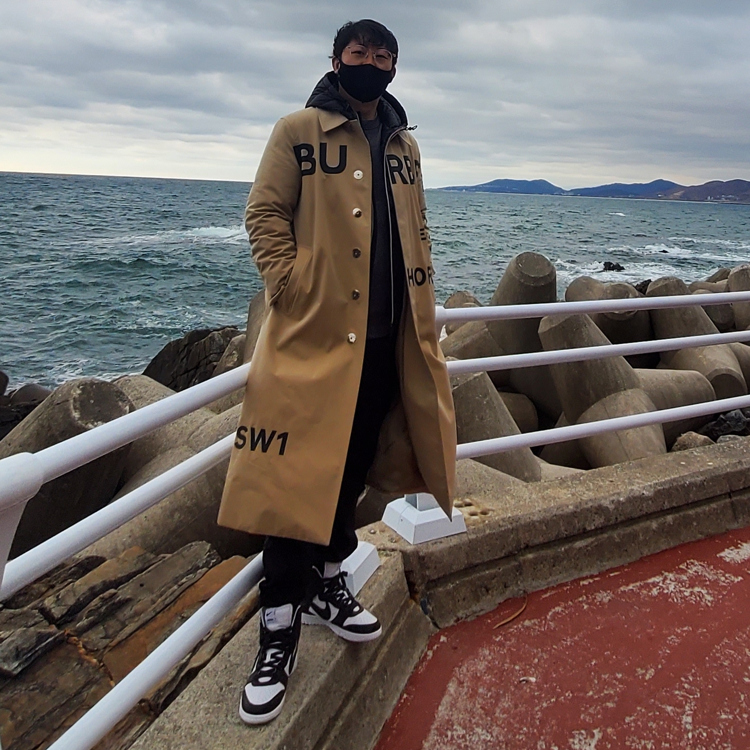 Nike x Ambush Dunk High Black, Supreme x Stone Island Camo Cargo Pants Black - 19SS 착용 스타일