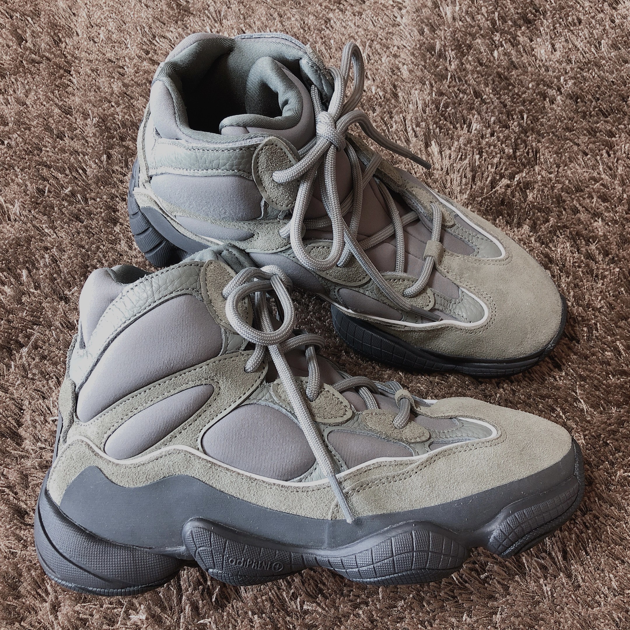 Adidas Yeezy 500 High Mist Slate 착용 스타일 - 3
