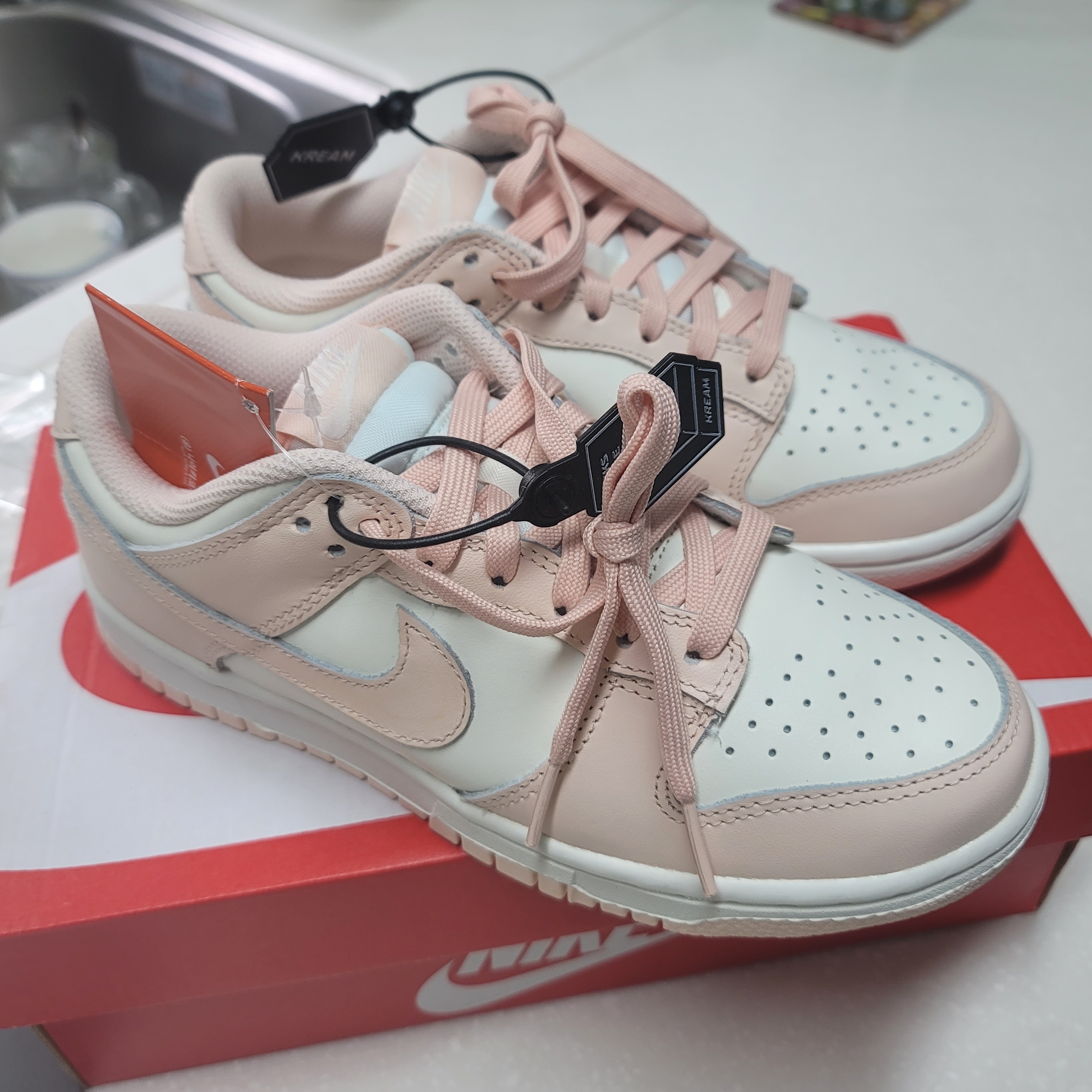 (W) Nike Dunk Low Orange Pearl 착용 스타일 - 1