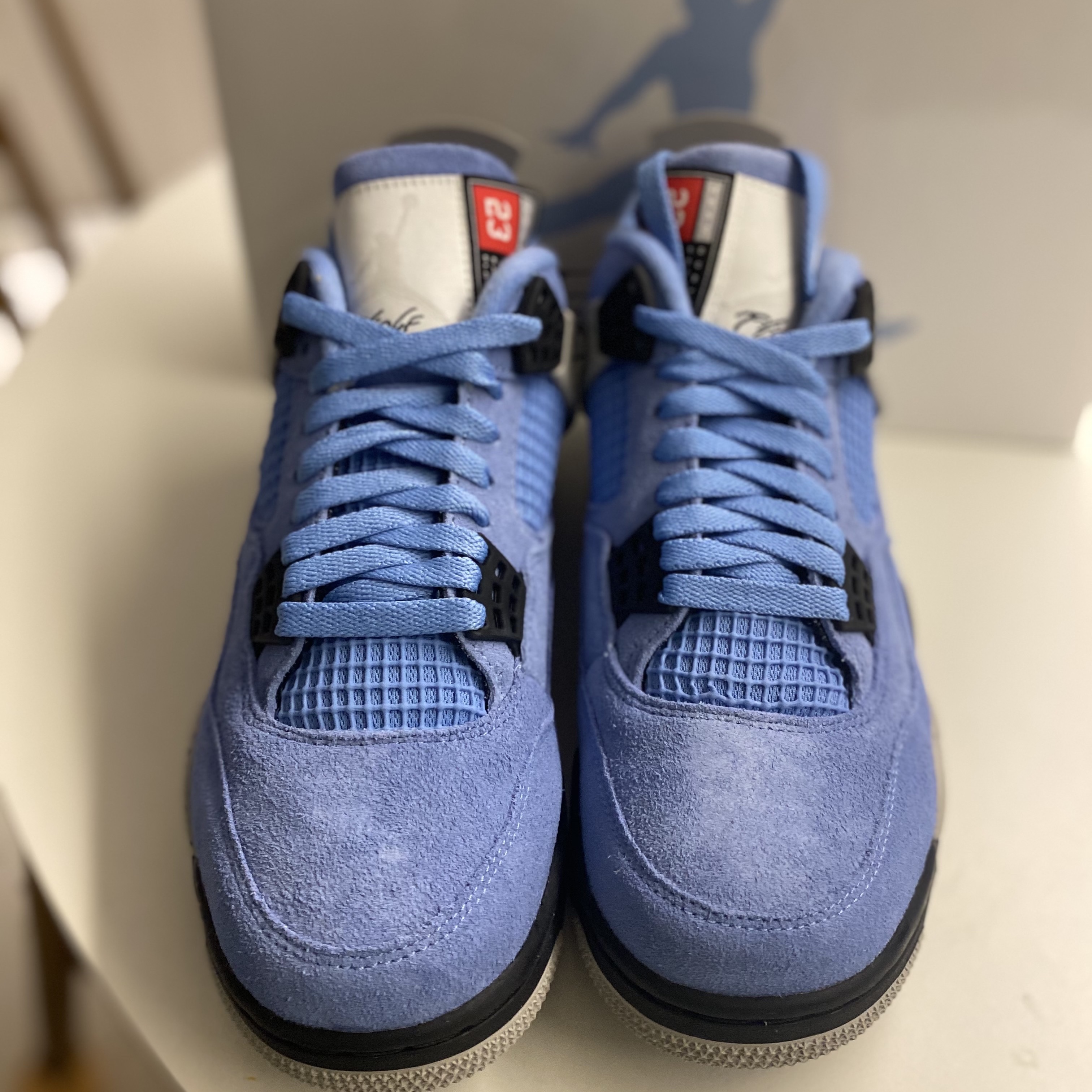 Jordan 4 Retro University Blue 착용 스타일 - 2