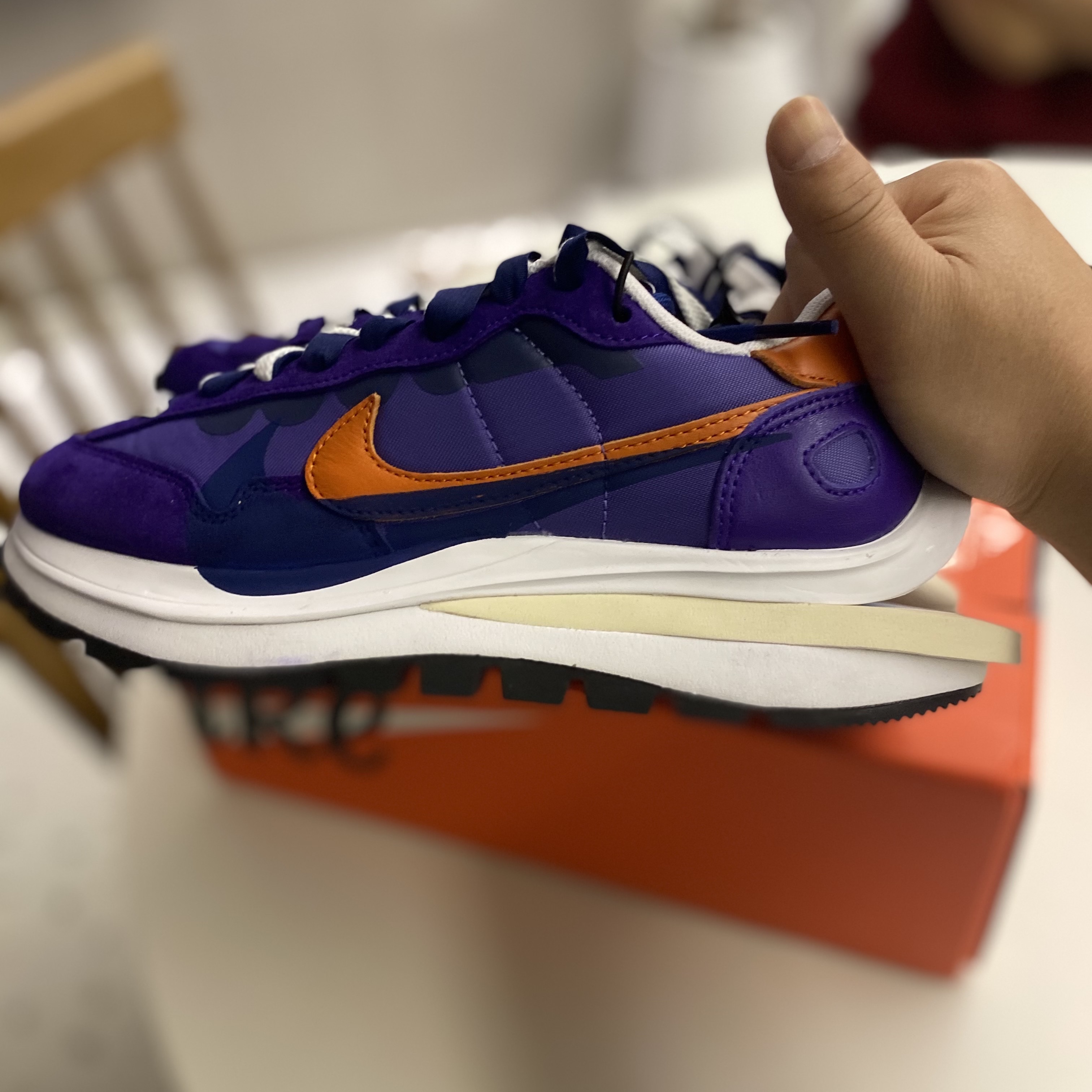 Nike x Sacai VaporWaffle Dark Iris 착용 스타일 - 2