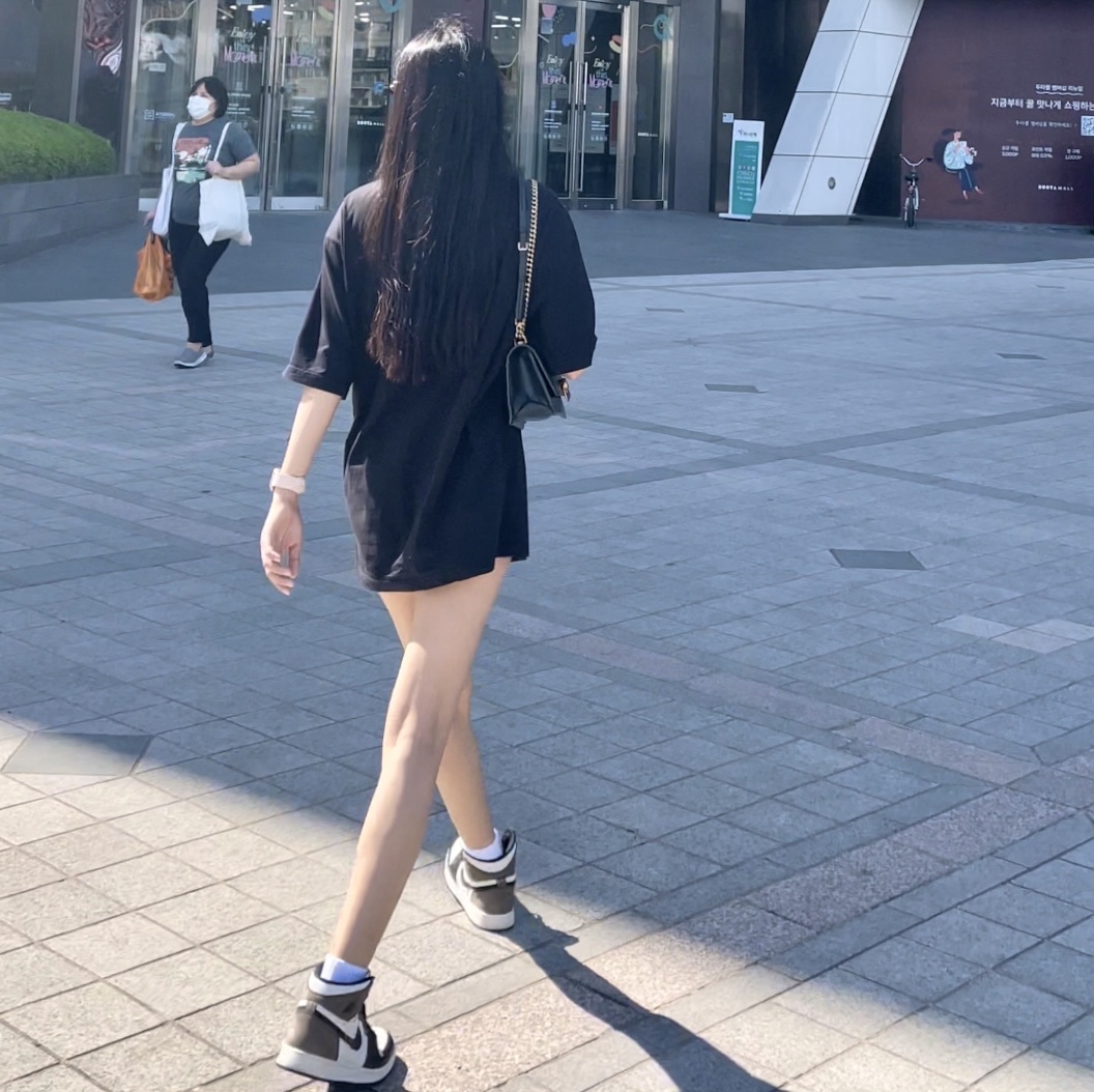 (GS) Jordan 1 Retro High OG Black Mocha 착용 스타일