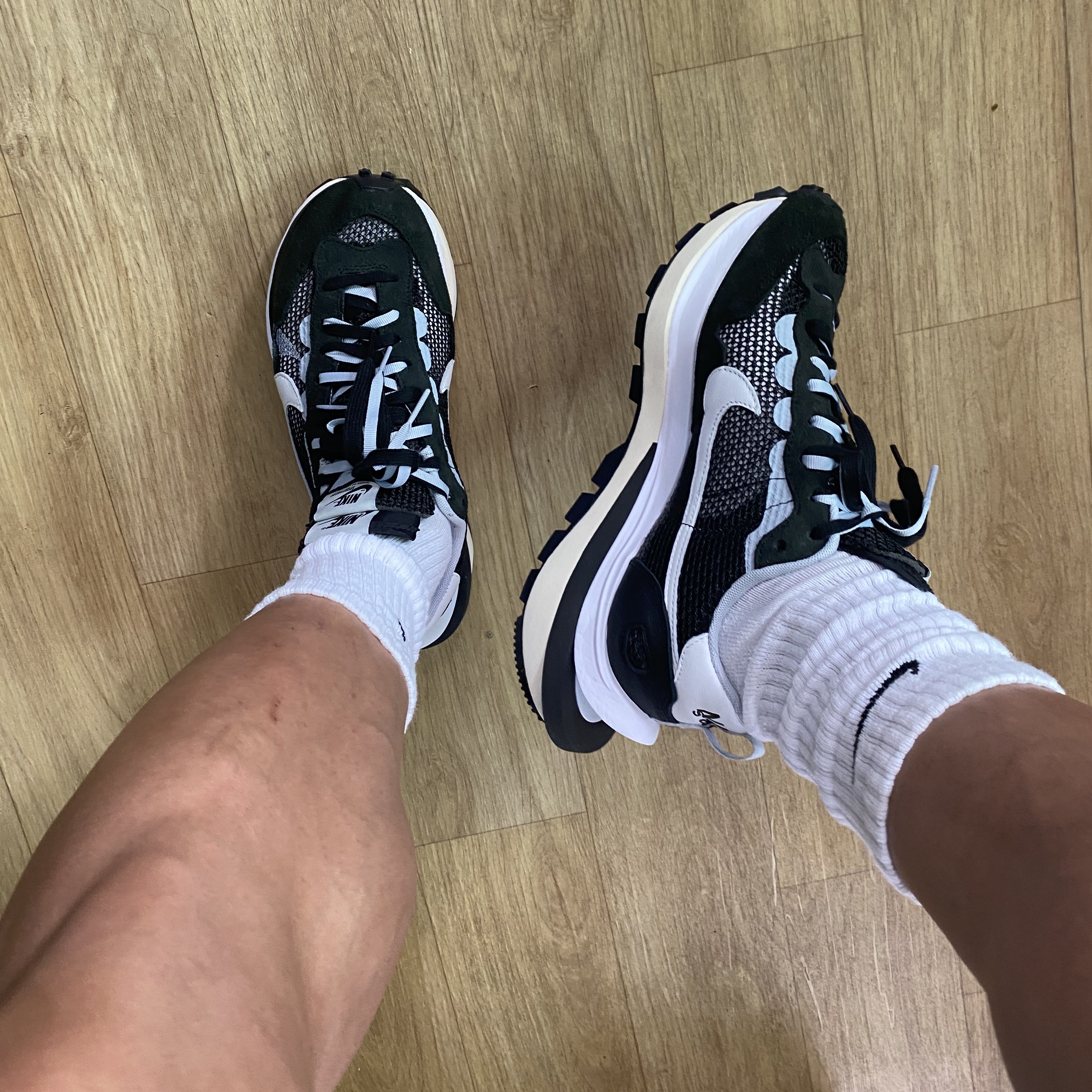 Nike x Sacai VaporWaffle Black White 착용 스타일