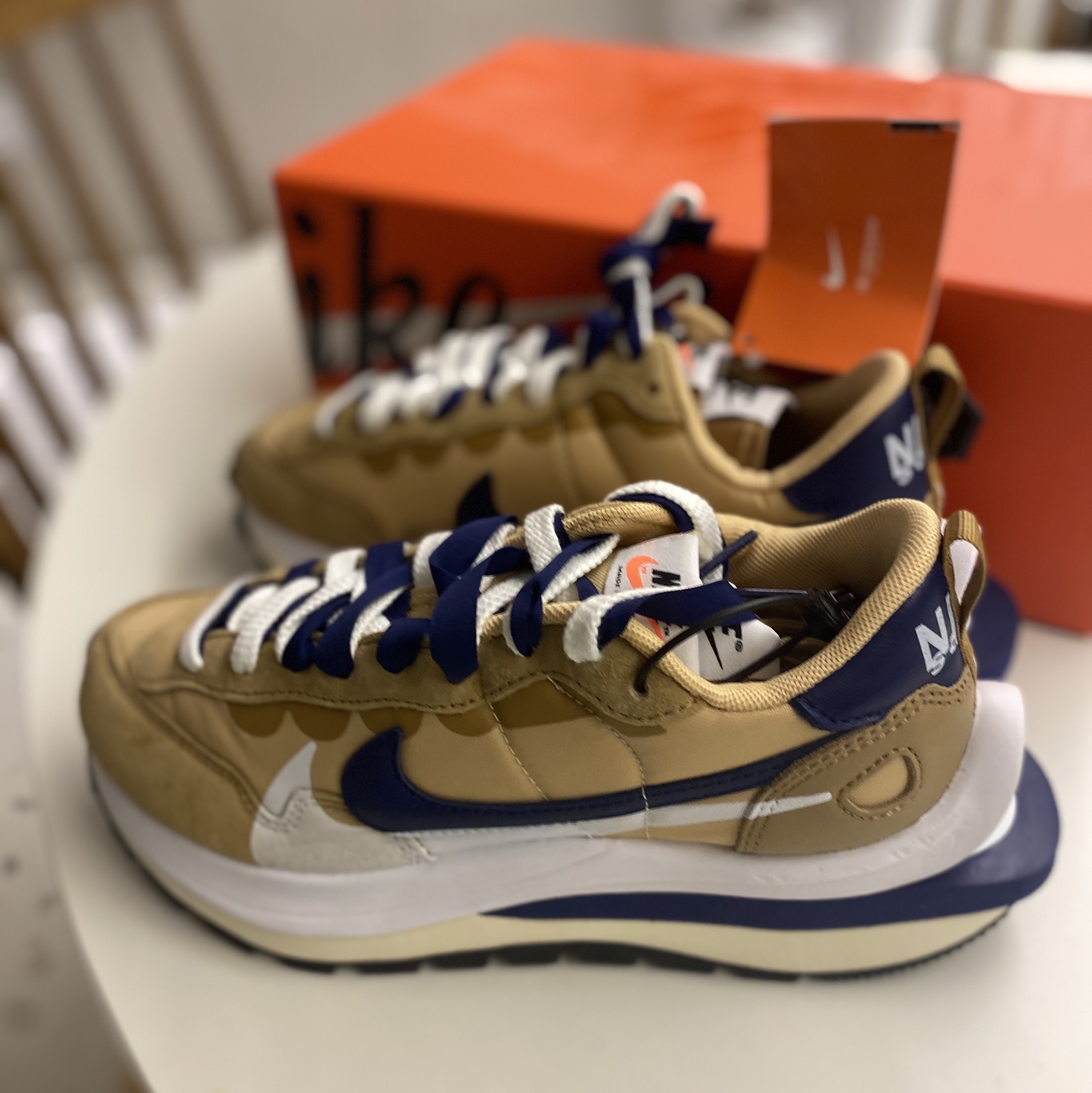 Nike x Sacai VaporWaffle Sesame and Blue Void 착용 스타일 - 2