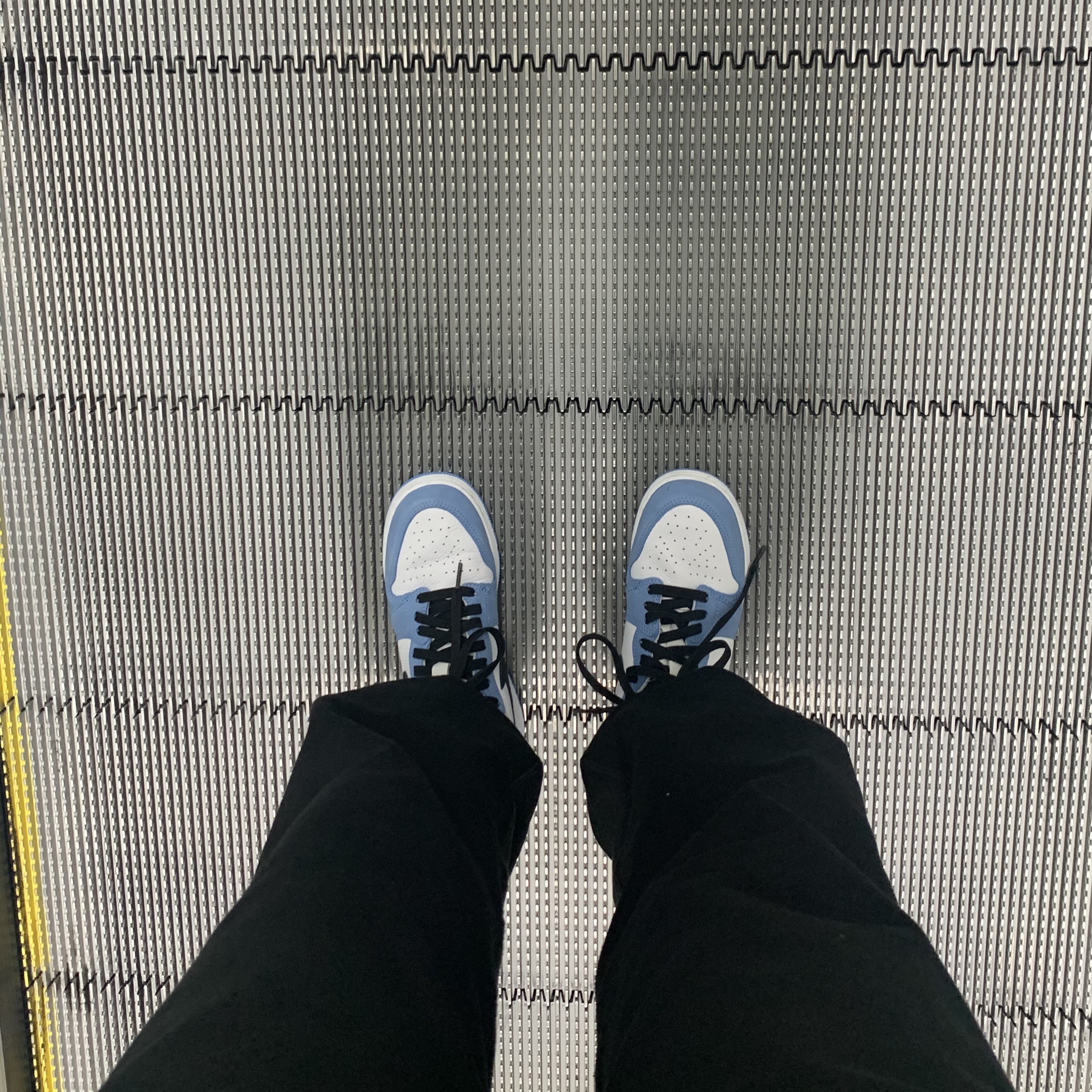 Jordan 1 Retro High OG University Blue, (GS) Jordan 1 Retro High OG University Blue 착용 스타일 - 1