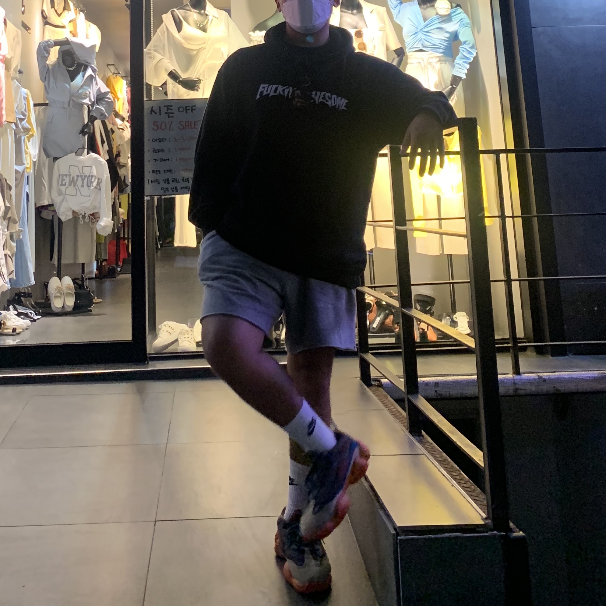 Adidas Yeezy 500 Enflame 착용 스타일 - 2