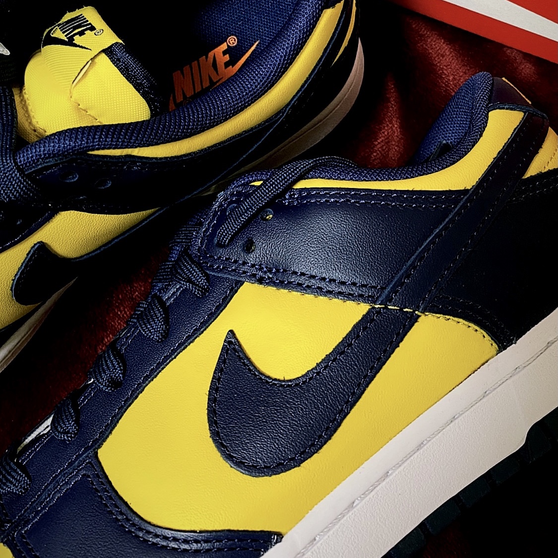 Nike Dunk Low Retro Varsity Maize, (GS) Nike Dunk Low Varsity Maize 착용 스타일 - 2