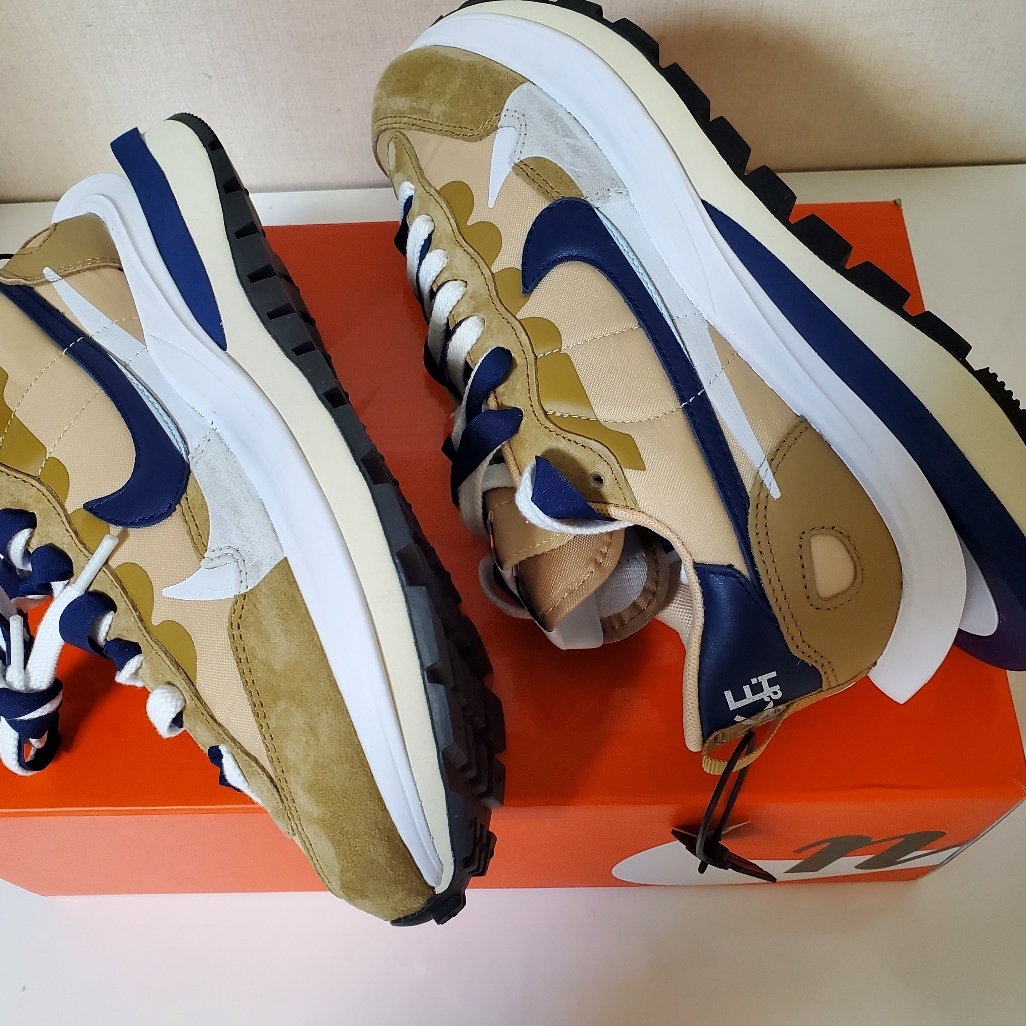 Nike x Sacai VaporWaffle Sesame and Blue Void 착용 스타일 - 2