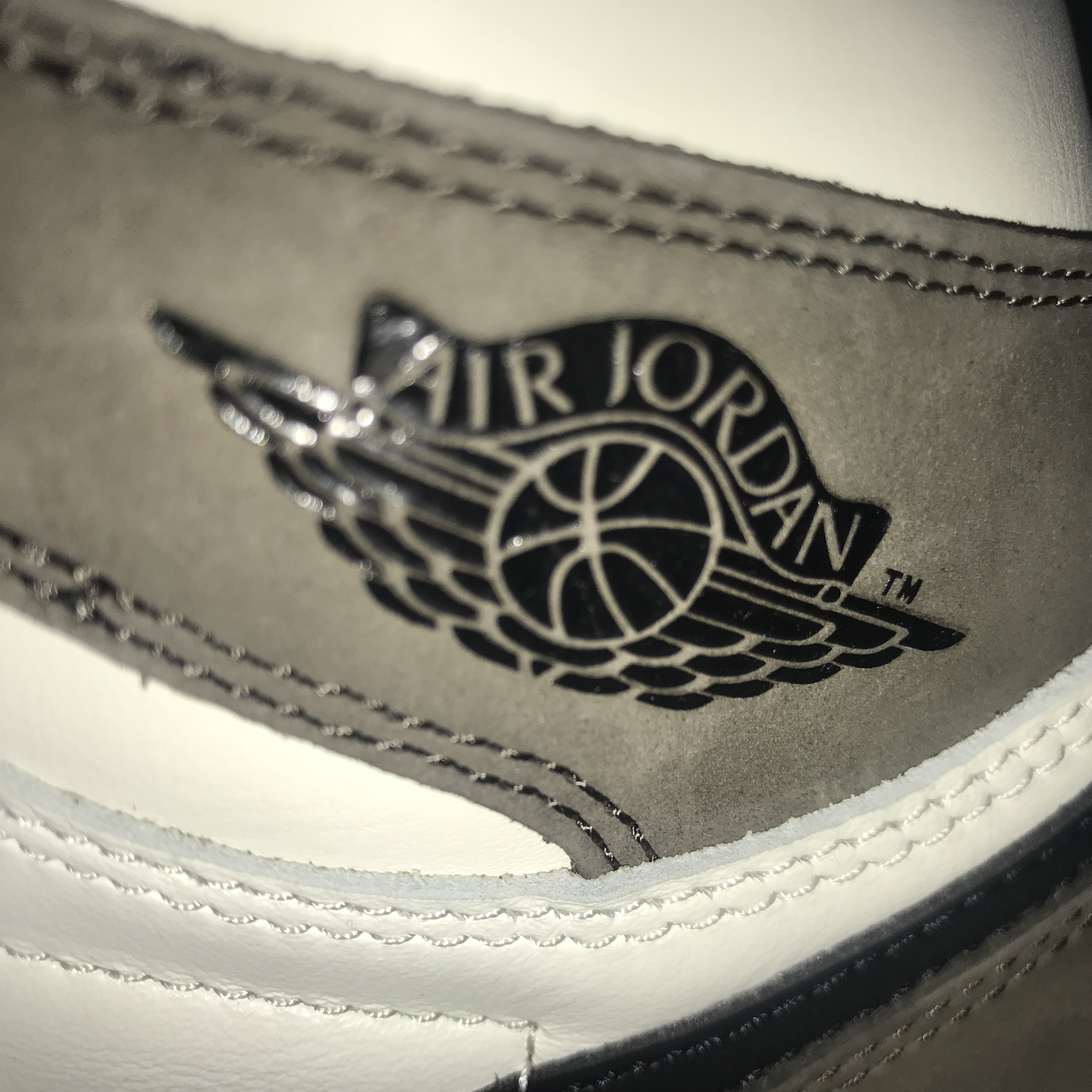 Jordan 1 Retro High OG Black Mocha, (GS) Jordan 1 Retro High OG Black Mocha 착용 스타일 - 1