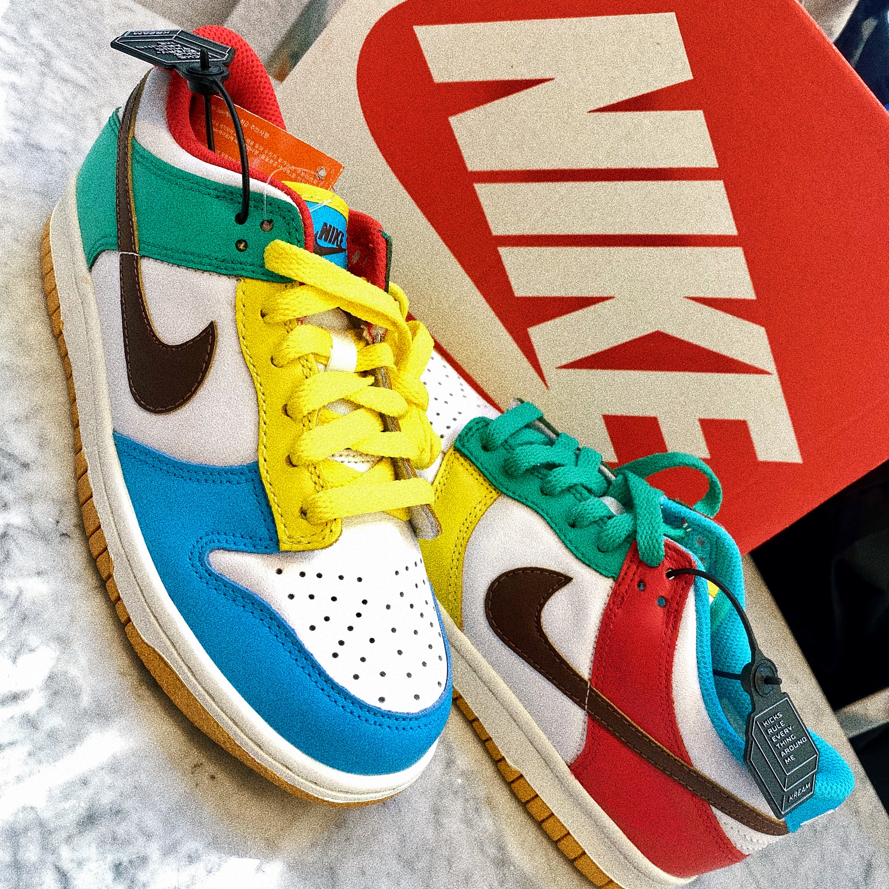 Nike Dunk Low SE Free.99 White, (GS) Nike Dunk Low SE Free.99 White 착용 스타일 - 5