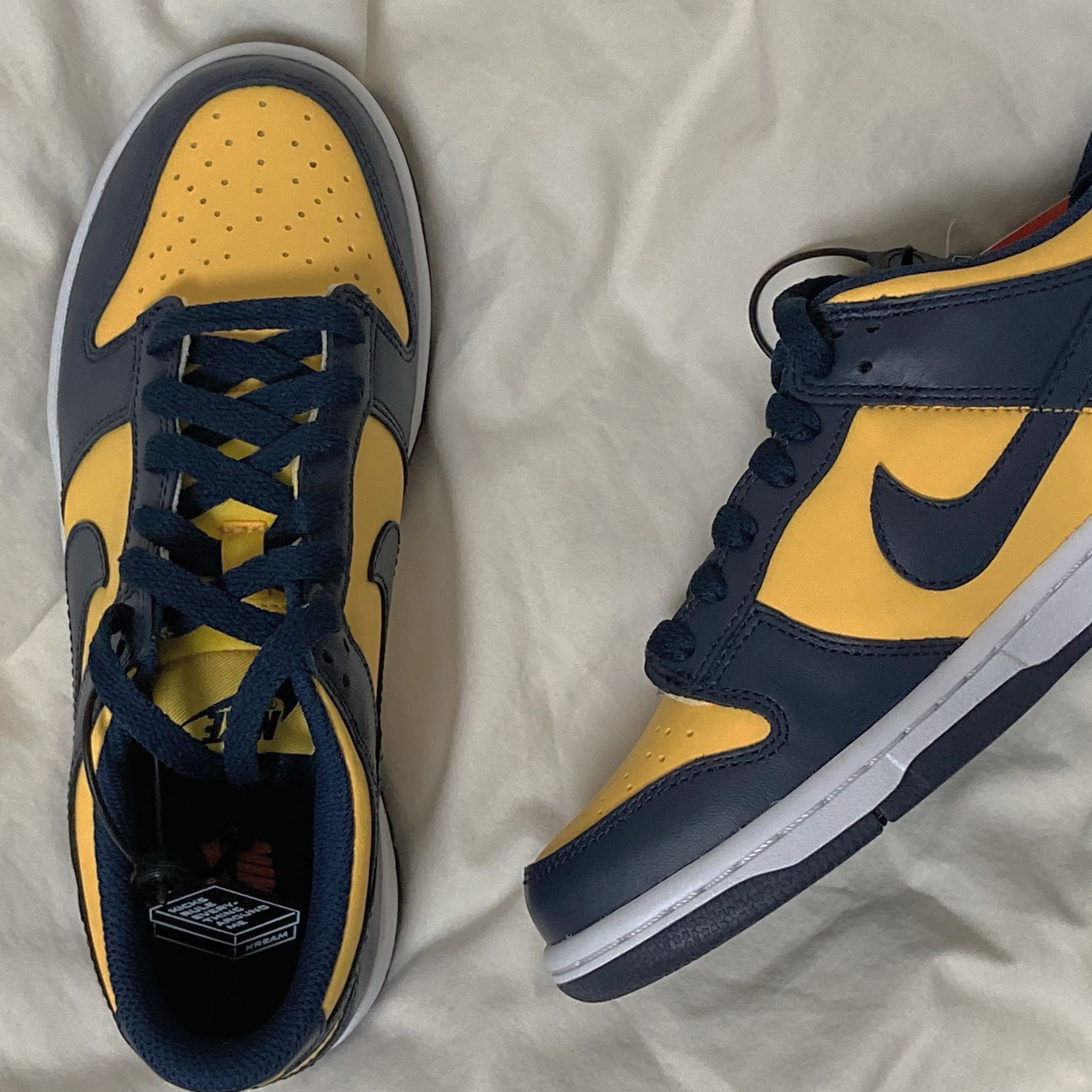 (GS) Nike Dunk Low Varsity Maize 착용 스타일 - 1