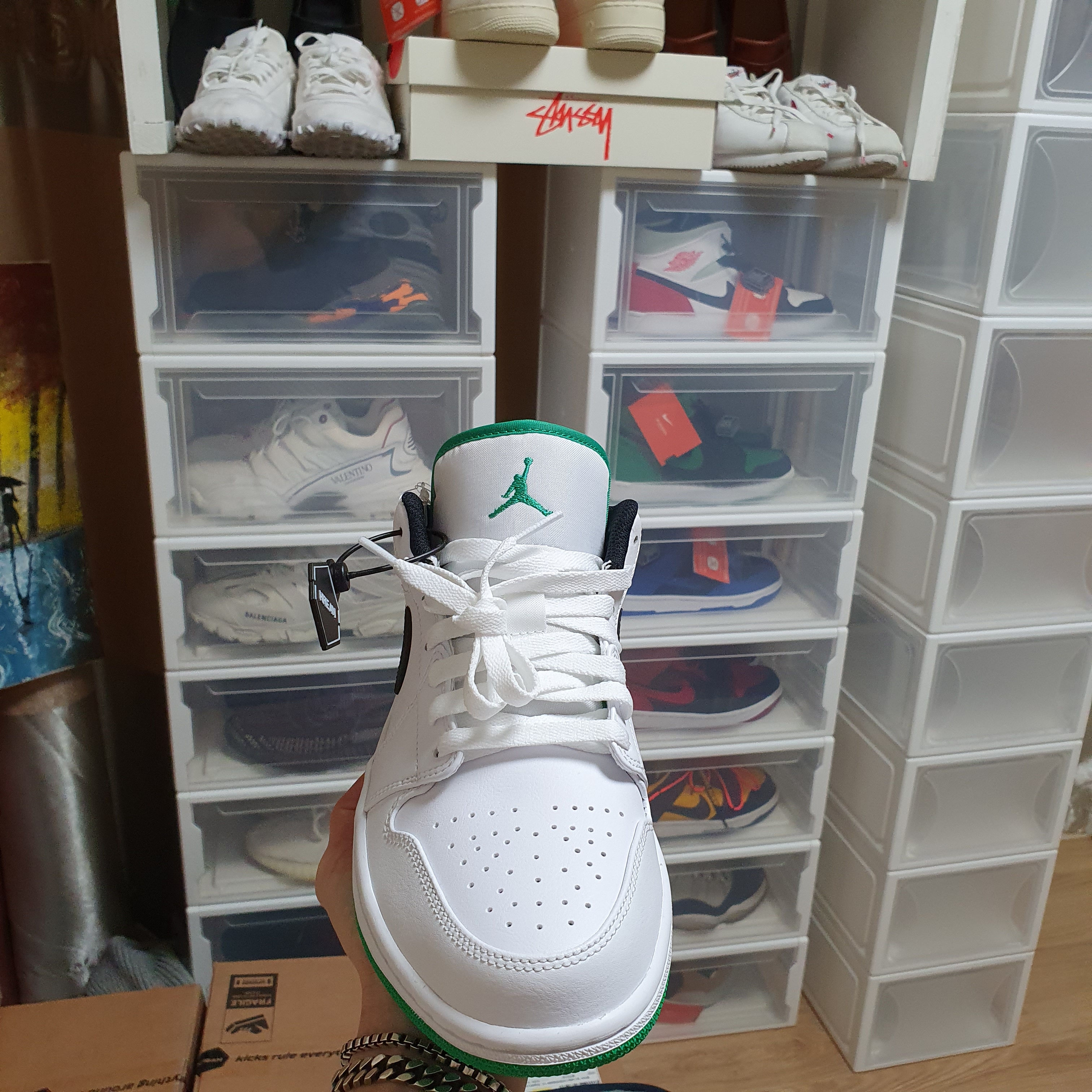 Jordan 1 Low White Lucky Green 착용 스타일 - 5