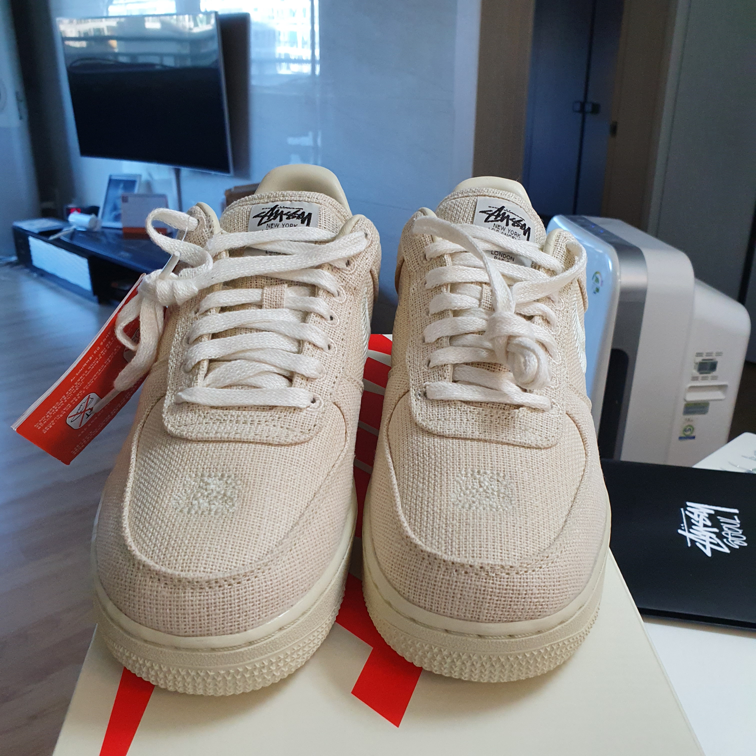 Nike x Stussy Air Force 1 Low Fossil 착용 스타일 - 3