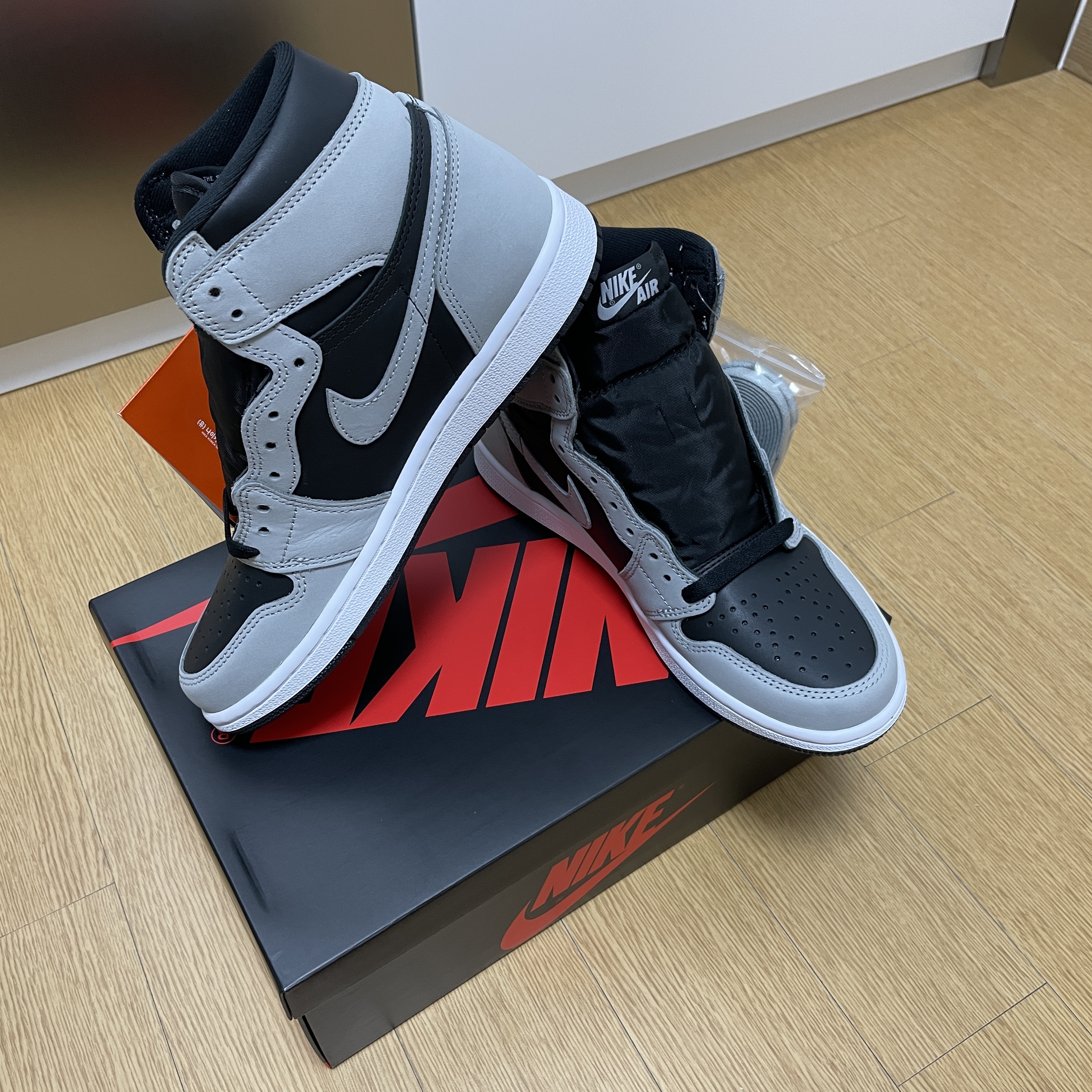 Jordan 1 Retro High OG Shadow 2.0 착용 스타일 - 1