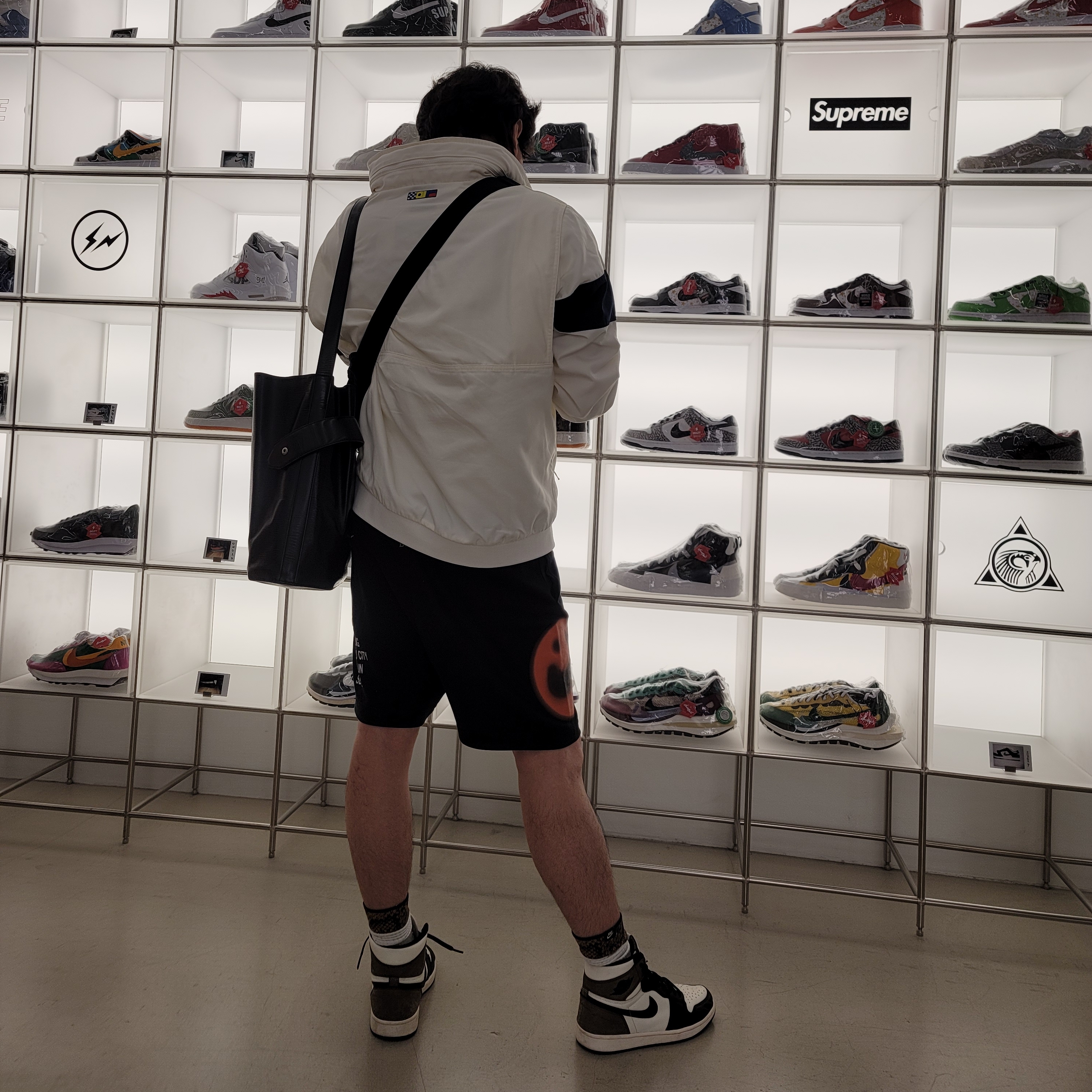 Jordan 1 Retro High OG Black Mocha, Jordan 1 x Off-White Retro High Chicago The Ten 착용 스타일 - 1