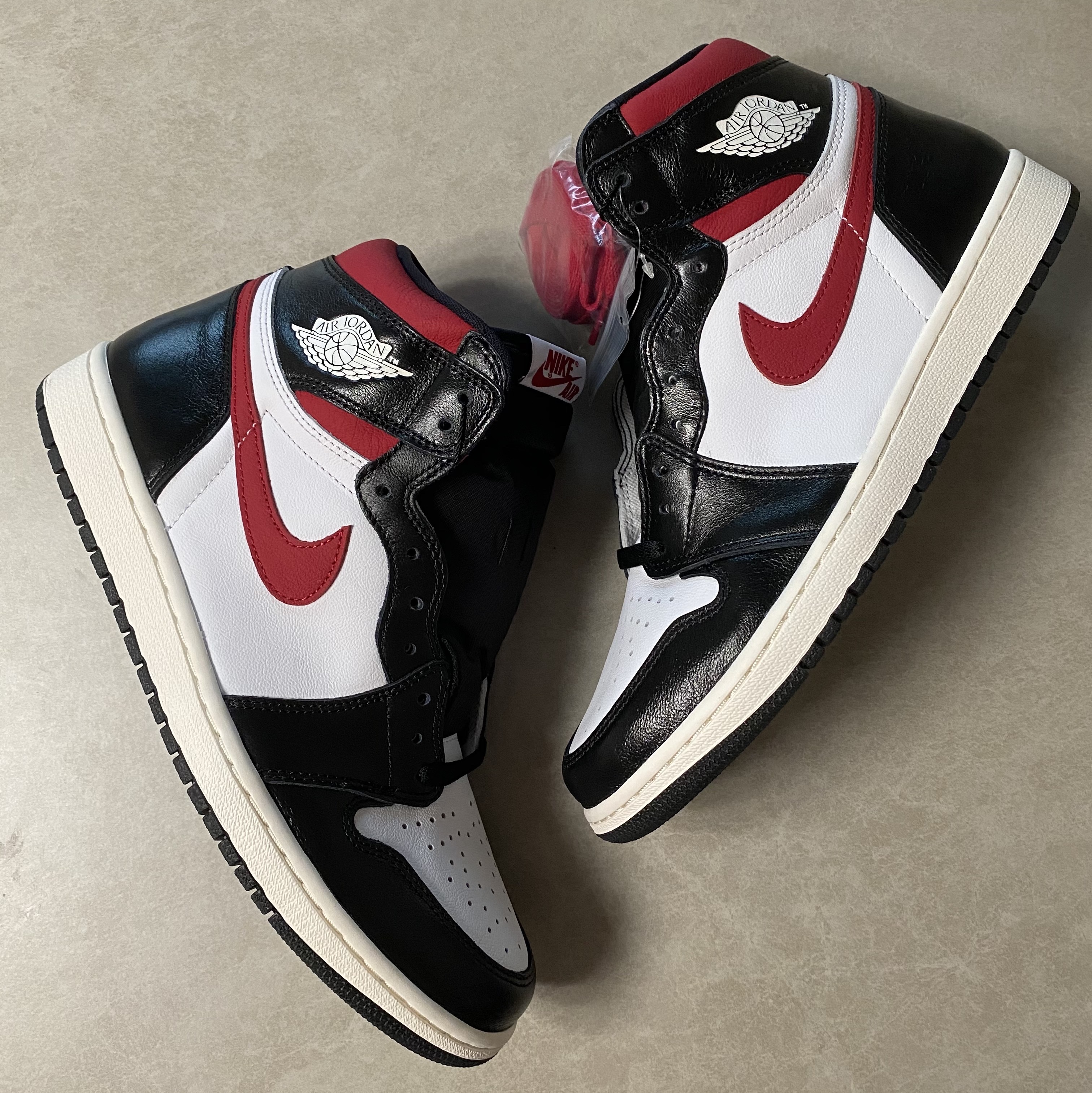 Jordan 1 Retro High OG Gym Red 착용 스타일