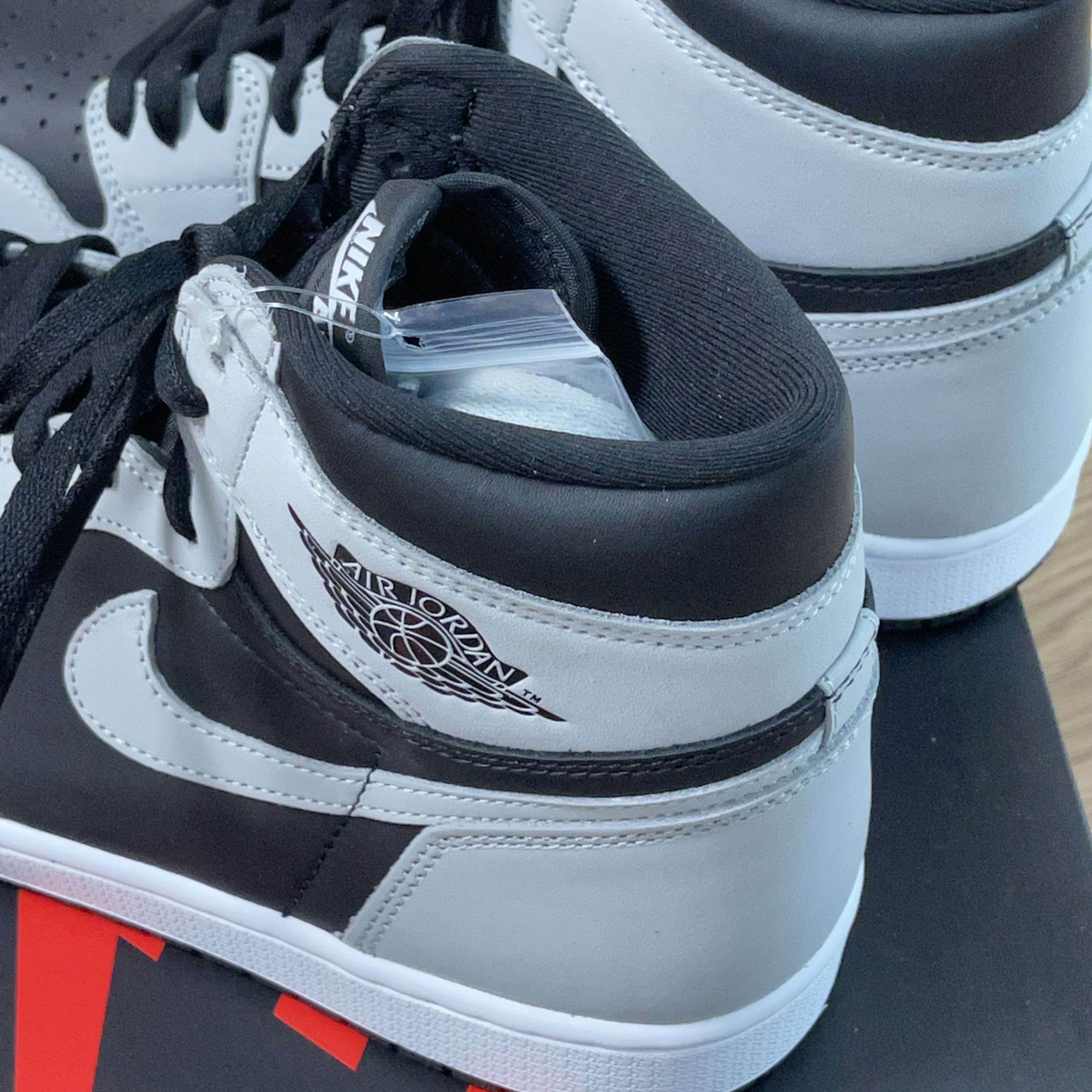 Jordan 1 Retro High OG Shadow 2.0 착용 스타일 - 1