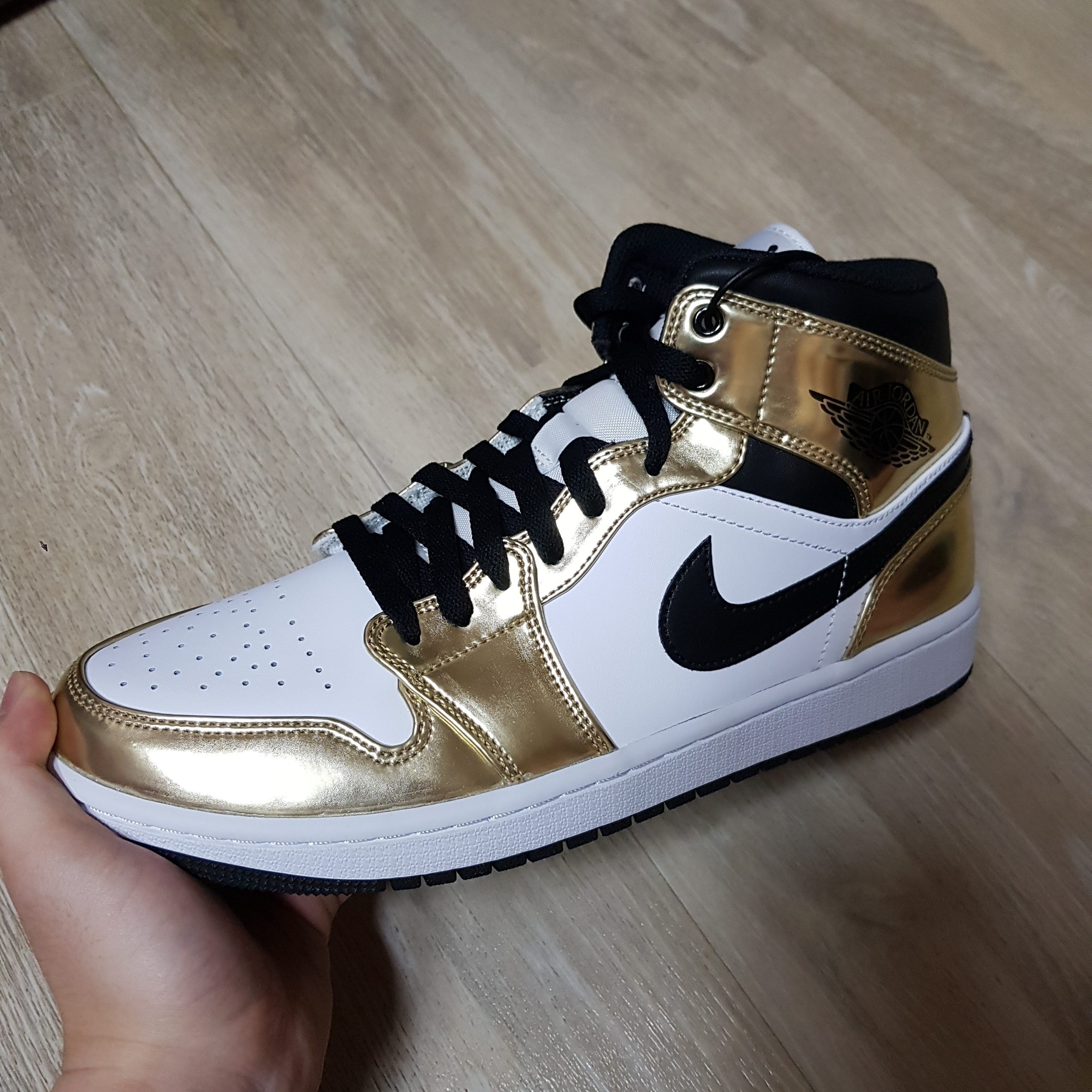 Jordan 1 Mid SE Signal Blue, Jordan 1 Mid SE Metallic Gold 착용 스타일 - 5