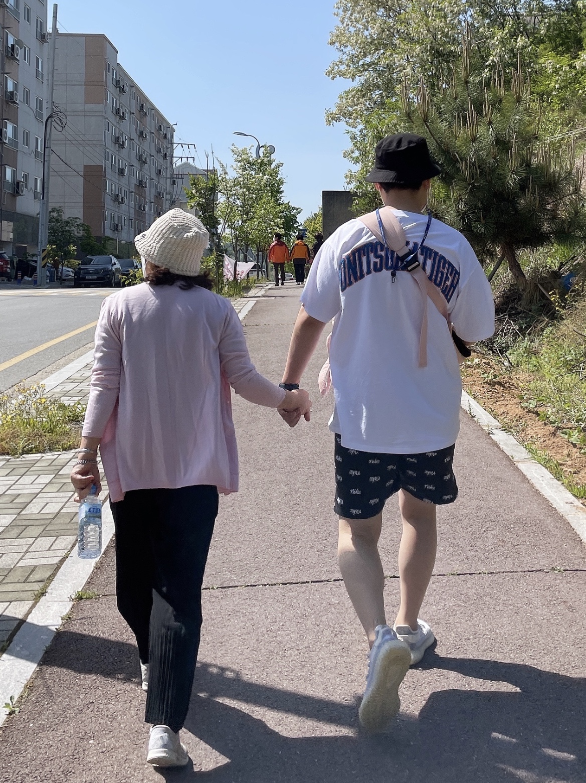 Nike x Stussy Bucket Hat Black, Adidas Yeezy Boost 350 V2 Static - Non-Reflective 2018 착용 스타일