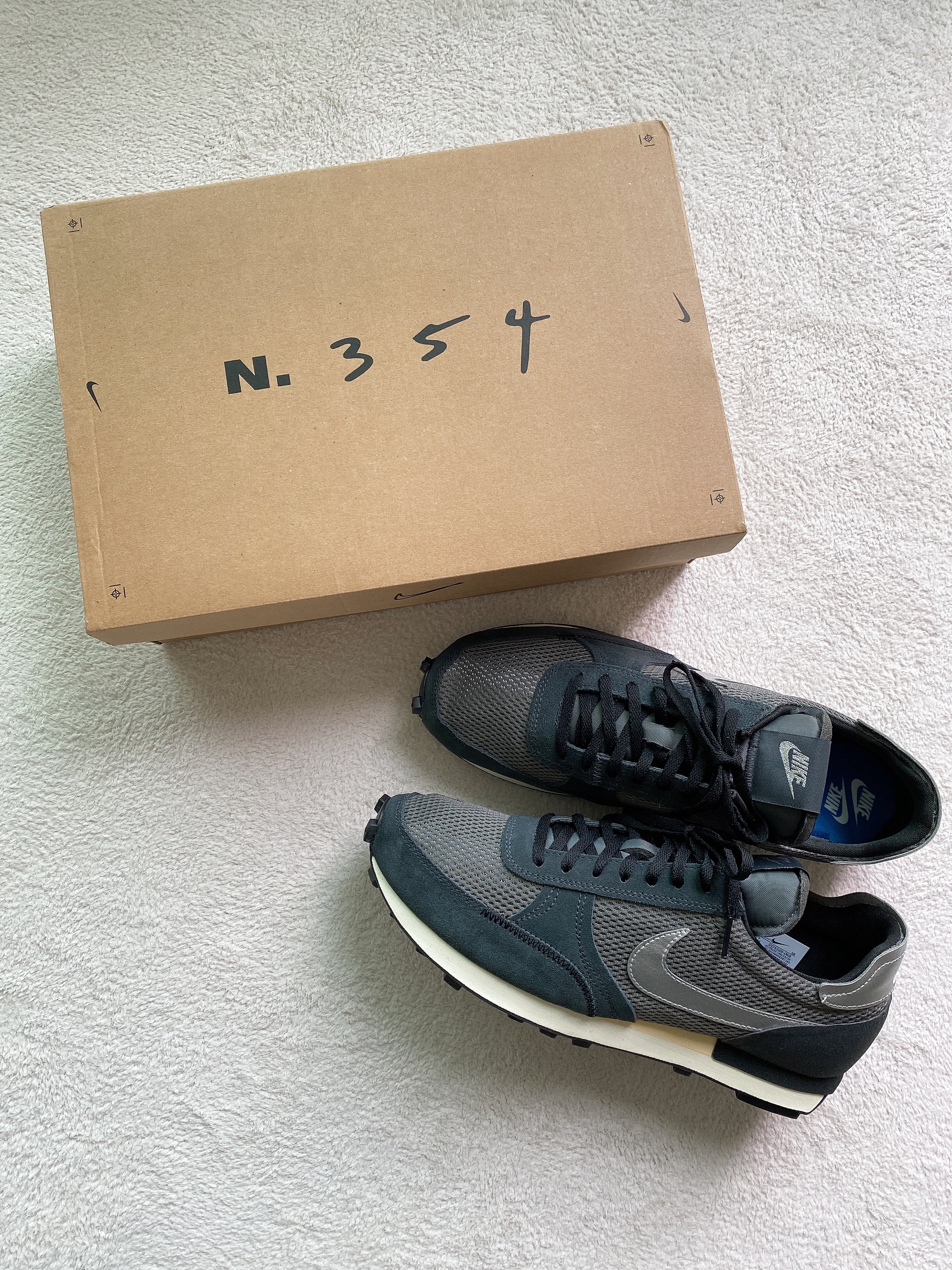 Nike Daybreak Type Off Noir 착용 스타일