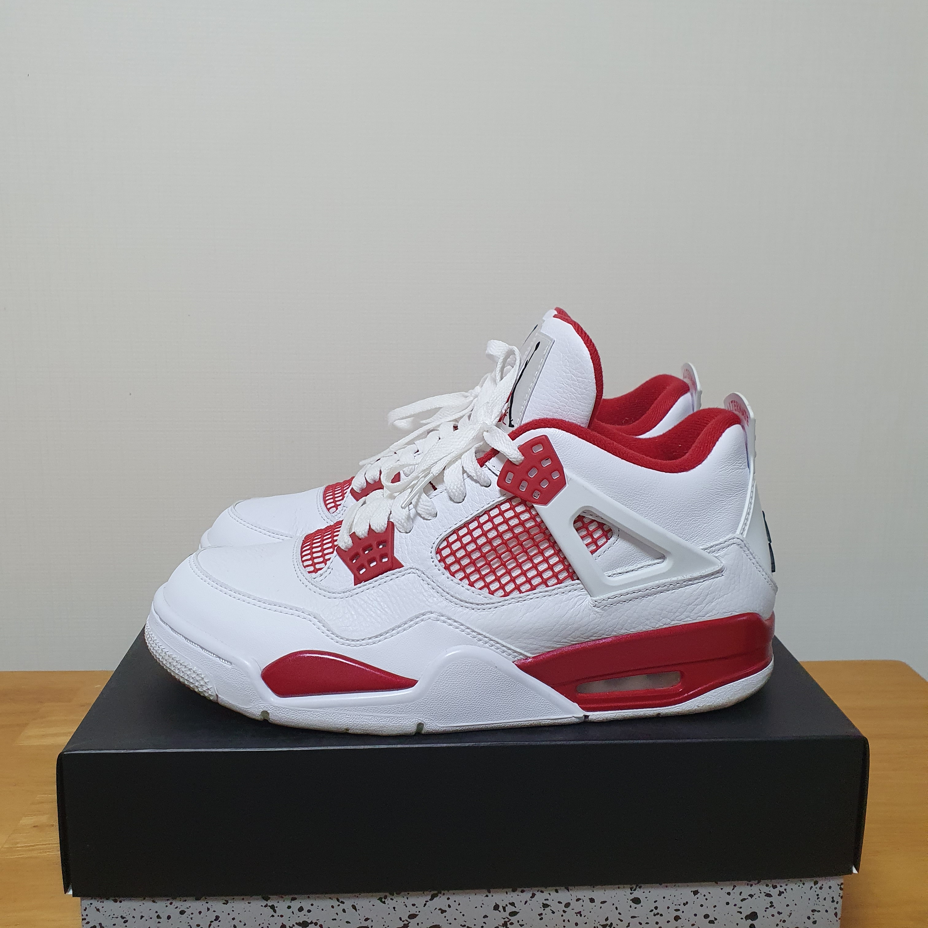 Jordan 4 Retro Alternate 89 착용 스타일 - 1