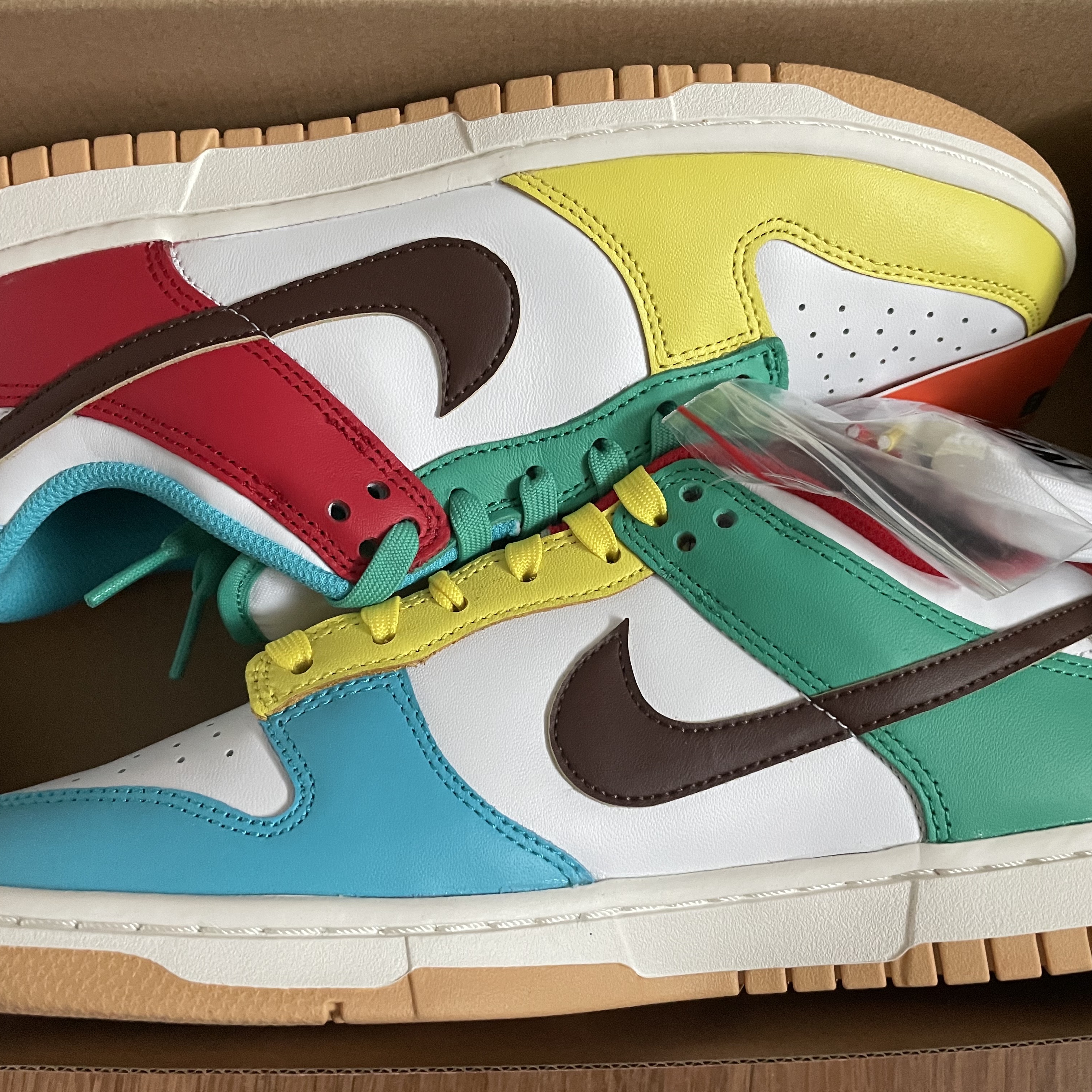 Nike Dunk Low SE Free.99 White 착용 스타일 - 2