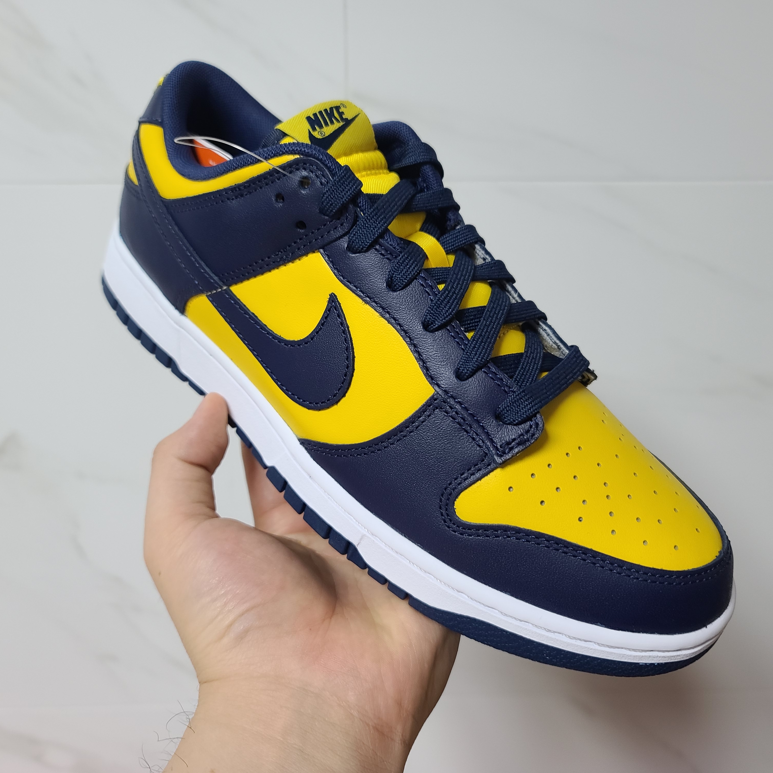 Nike Dunk Low Retro Varsity Maize 착용 스타일