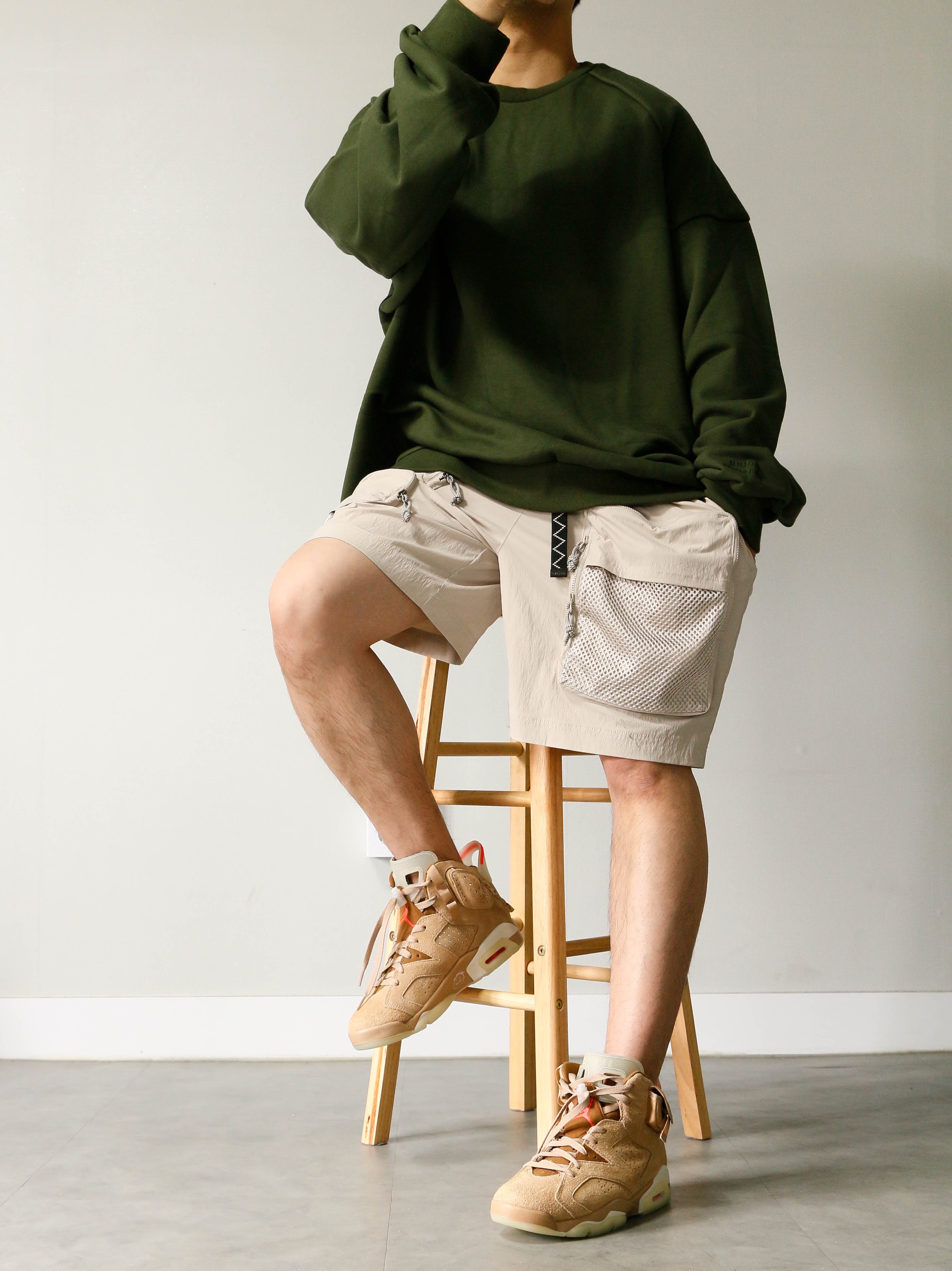 Jordan 6 x Travis Scott Retro SP British Khaki, Nike ACG Cargo Shorts String - US/EU 착용 스타일