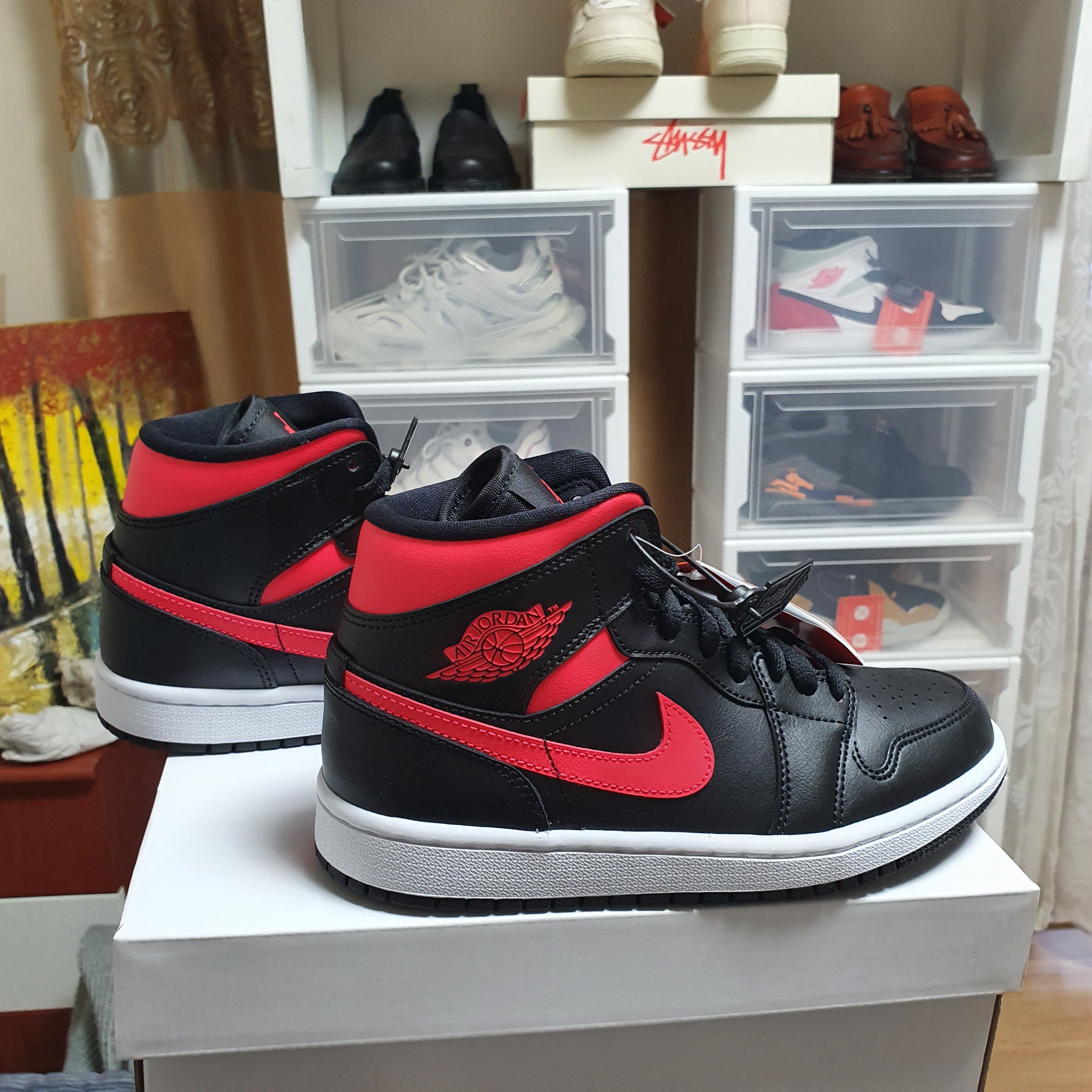 (W) Jordan 1 Mid Siren Red, Jordan 1 Mid Bred Banned 2020 착용 스타일 - 1