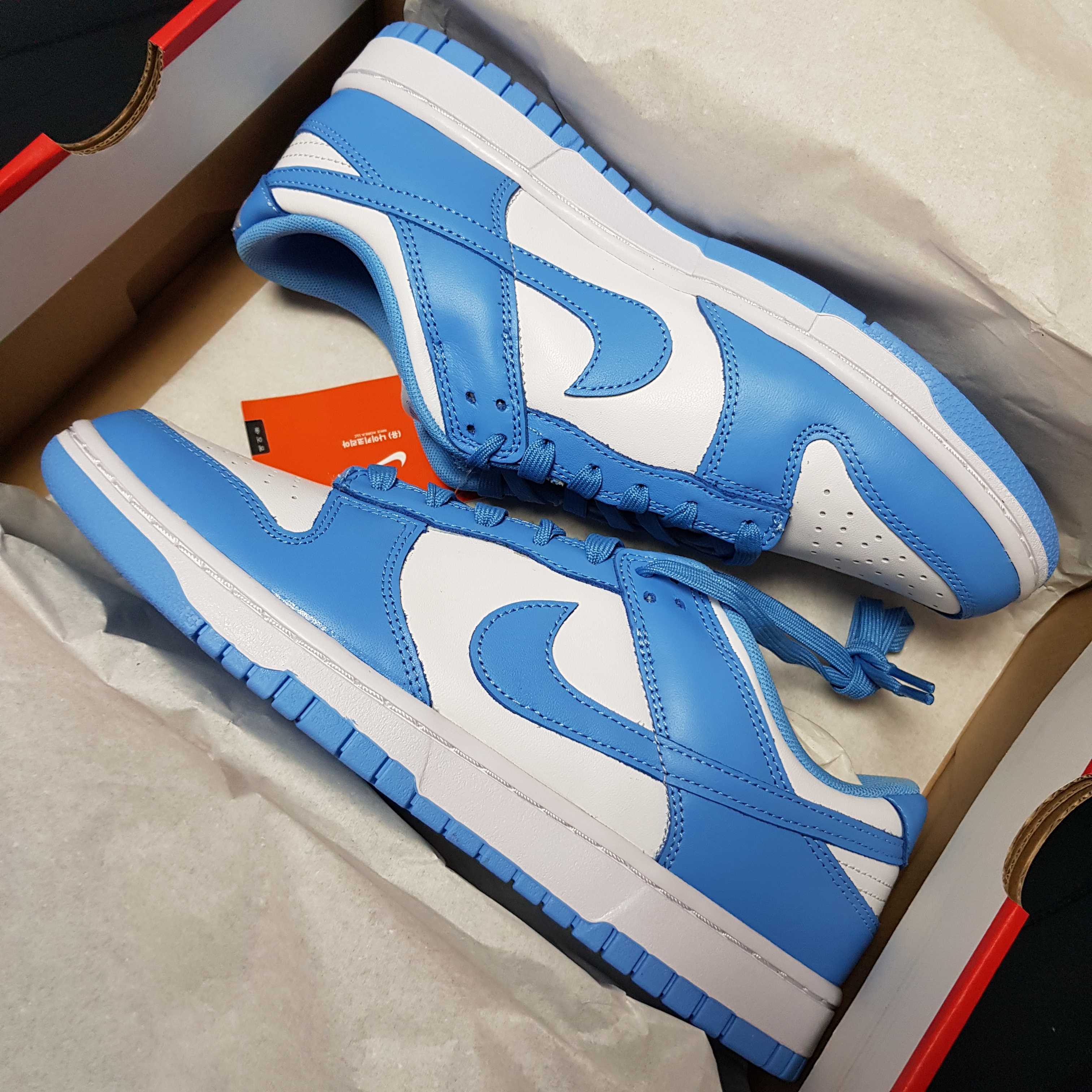 Nike Dunk Low Retro University Blue, Jordan 1 Retro High OG University Blue 착용 스타일 - 1