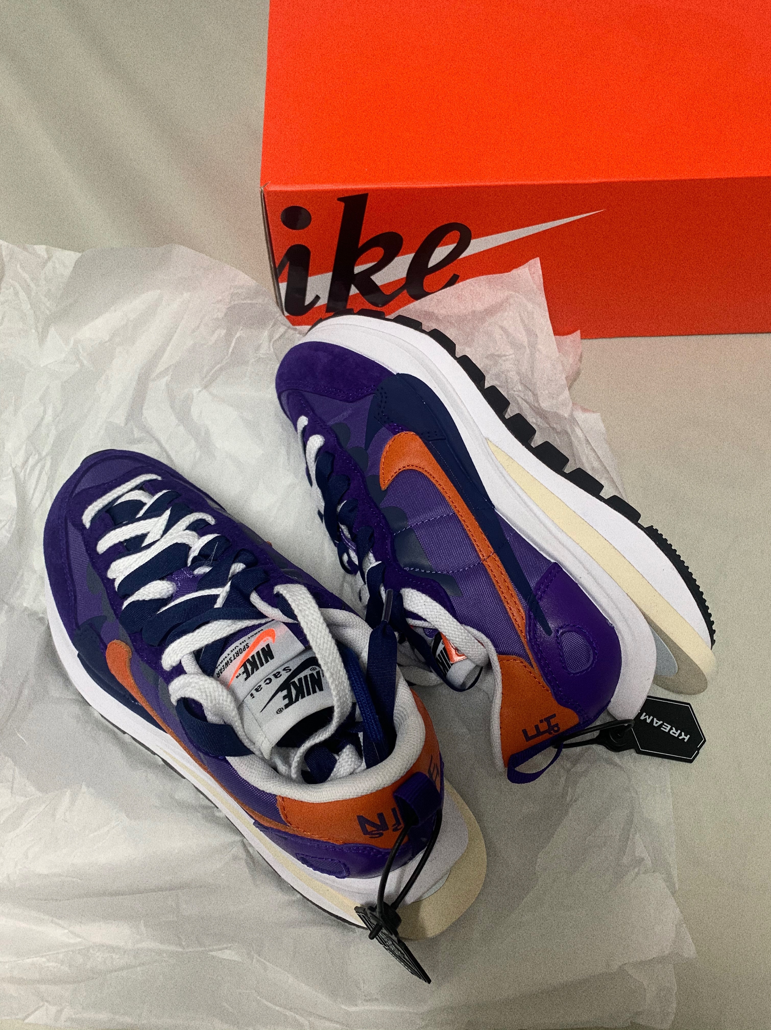 Nike x Sacai VaporWaffle Dark Iris 착용 스타일 - 1