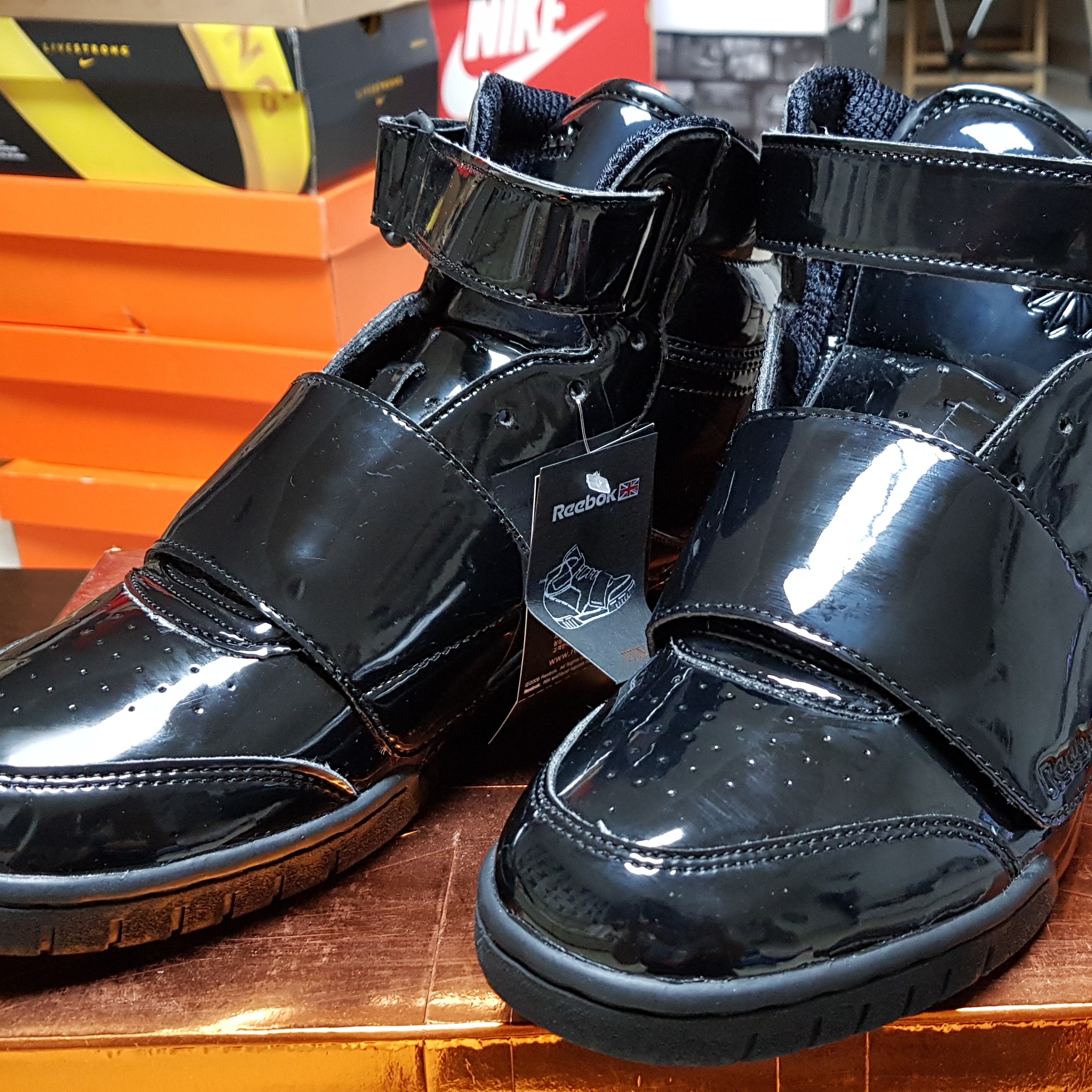 Reebok x Juun.J Ex-O-Fit HI 2 Plus V Black Enamel 착용 스타일