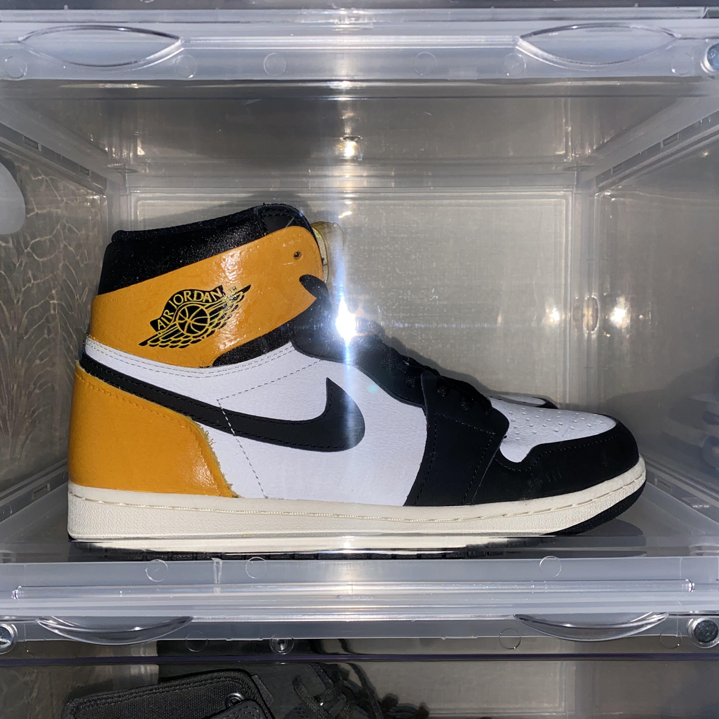 Jordan 1 Retro High OG Volt Gold 착용 스타일 - 3