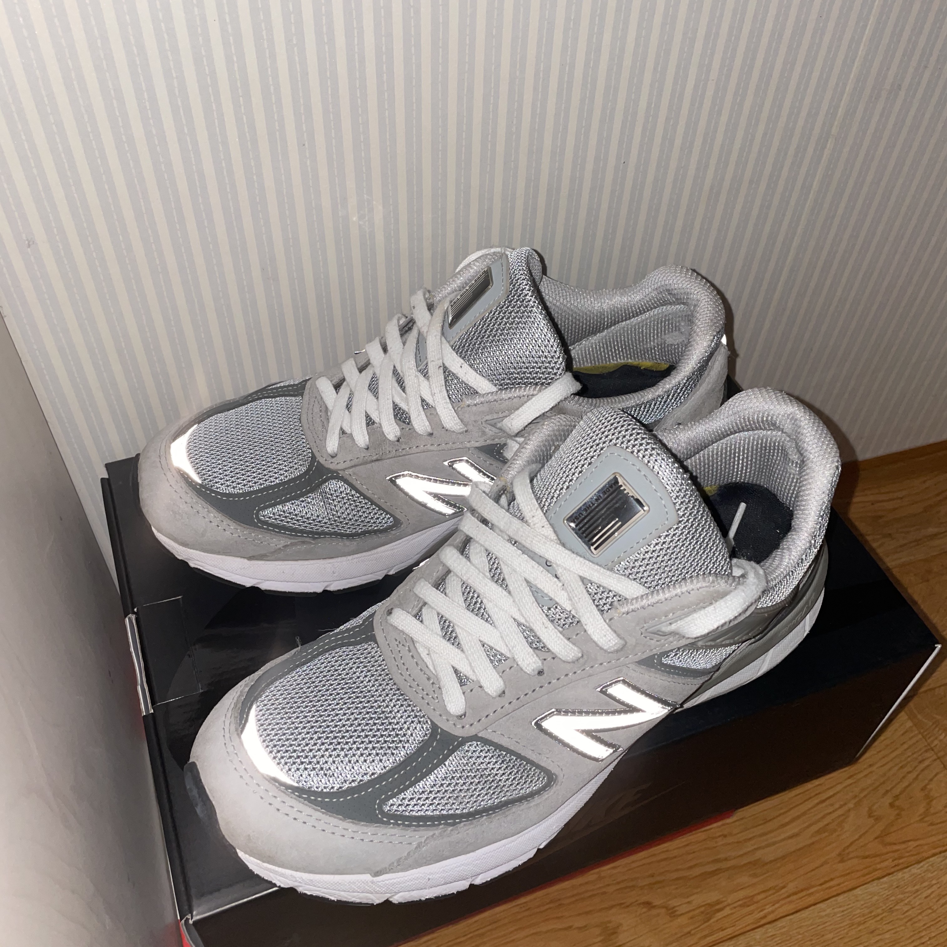 New Balance 990v5 Made in USA Grey - D Standard 착용 스타일 - 1