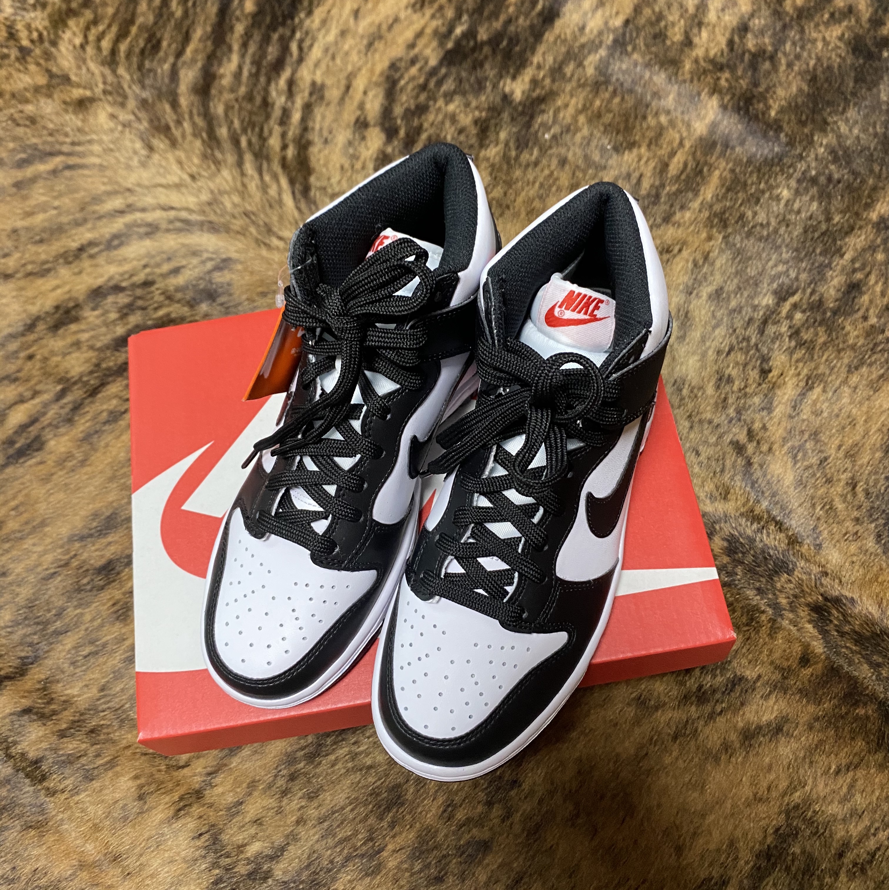 (GS) Nike Dunk High Black and White 착용 스타일