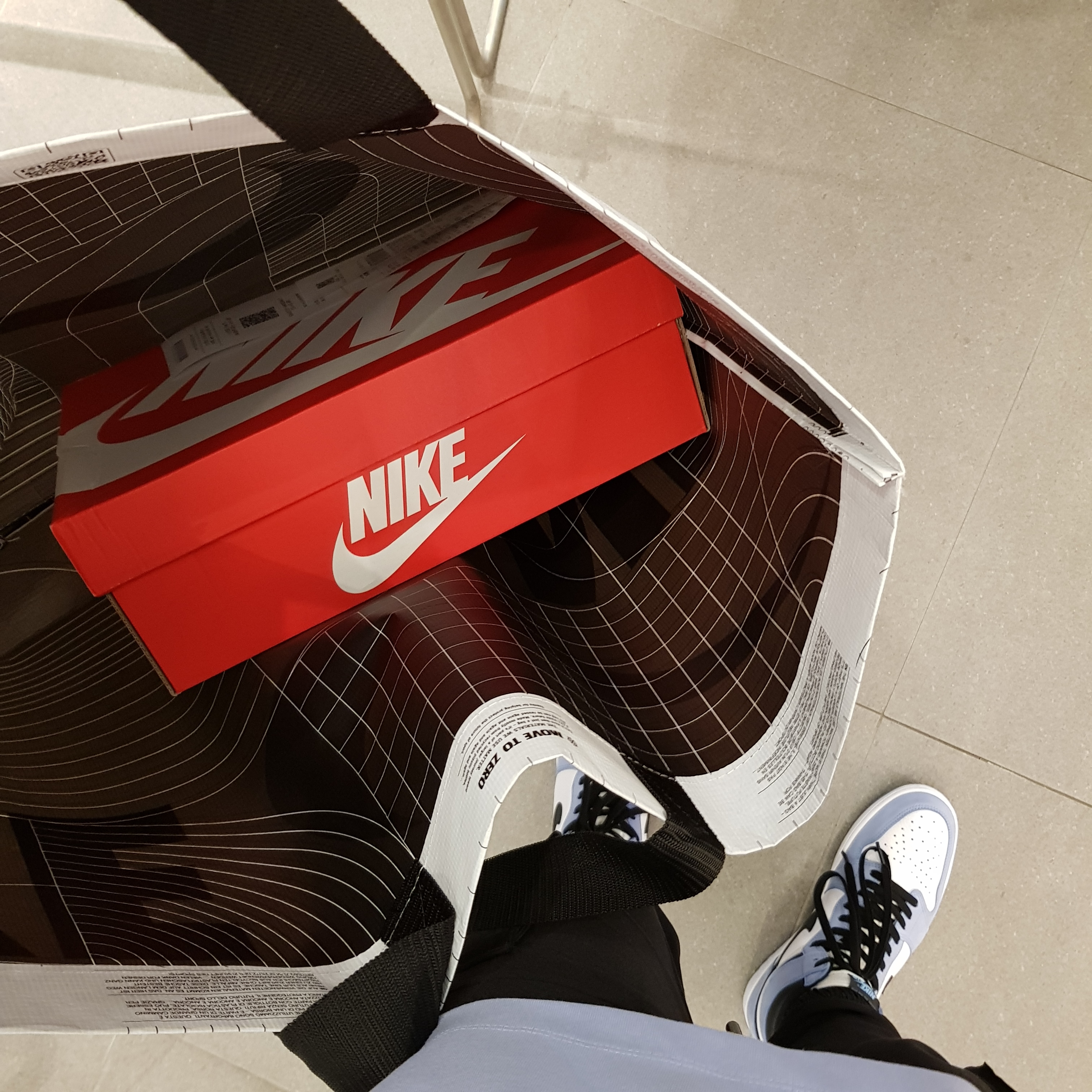 Nike Dunk Low Retro University Blue, Jordan 1 Retro High OG University Blue 착용 스타일 - 3