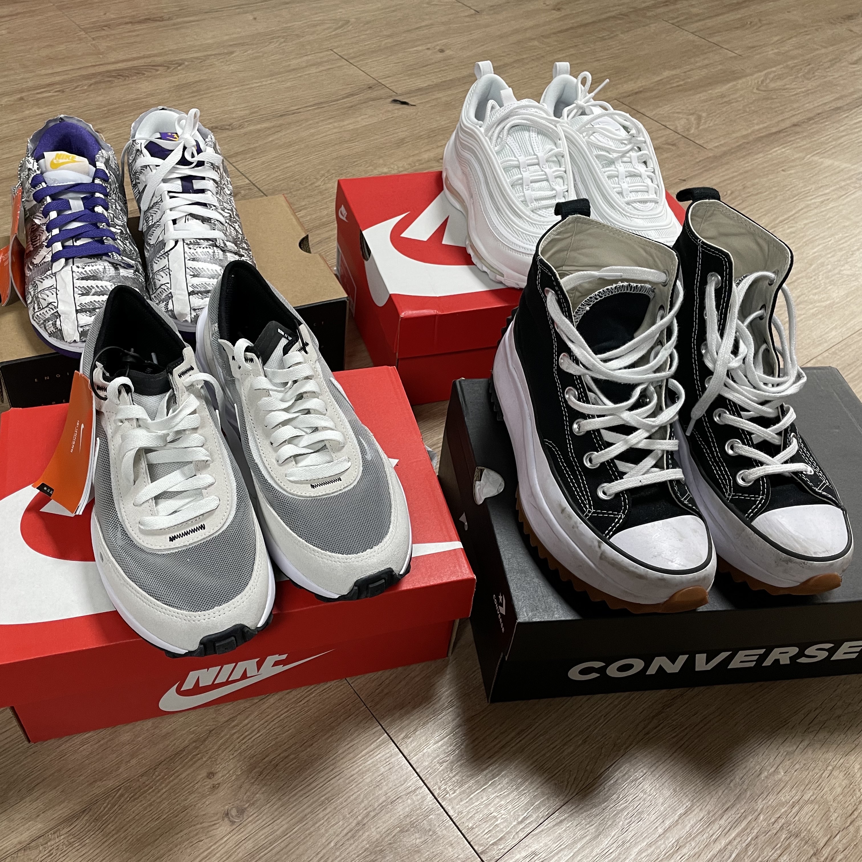 Nike Waffle One Infinite Lilac, Converse Run Star Hike Hi Black White Gum 착용 스타일