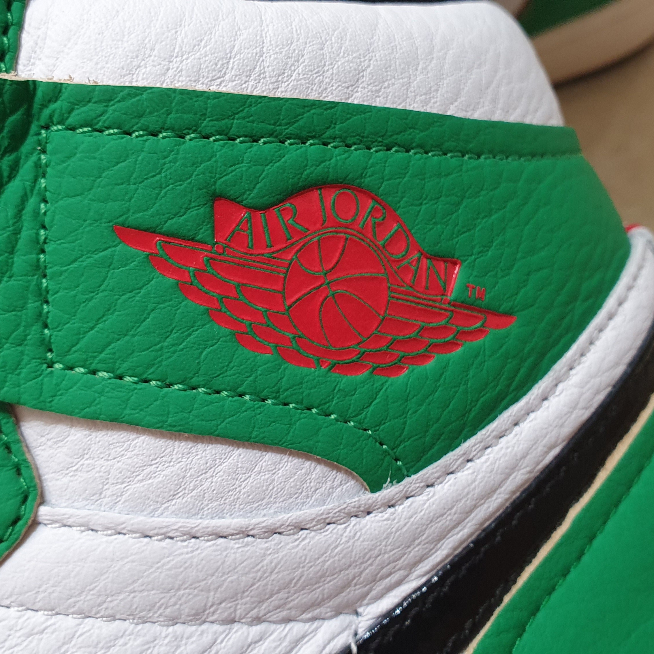 (W) Jordan 1 Retro High OG Lucky Green 착용 스타일 - 3