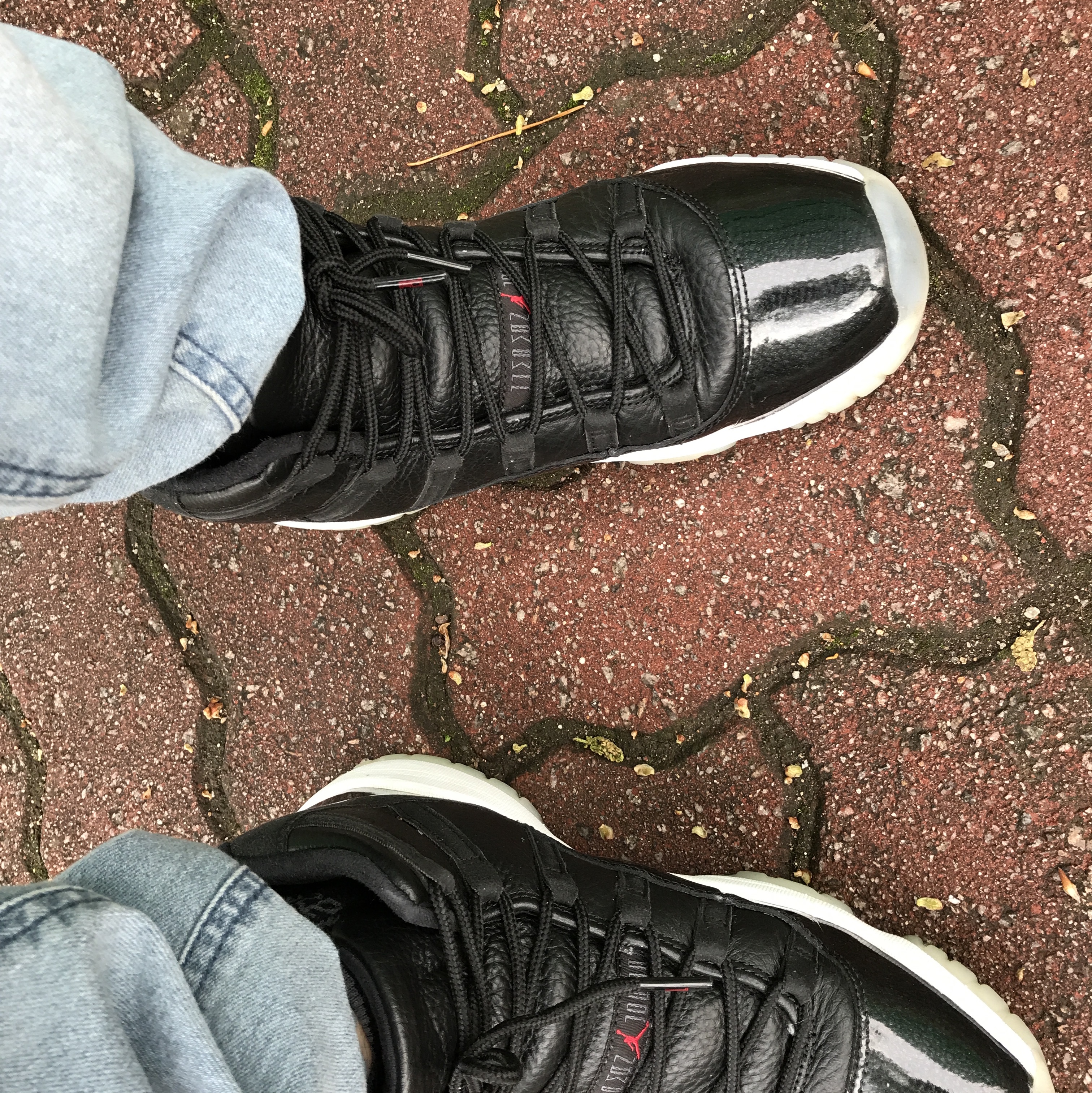 Nike Air More Uptempo White Gum, Jordan 8 Retro Take Flight 착용 스타일 - 4